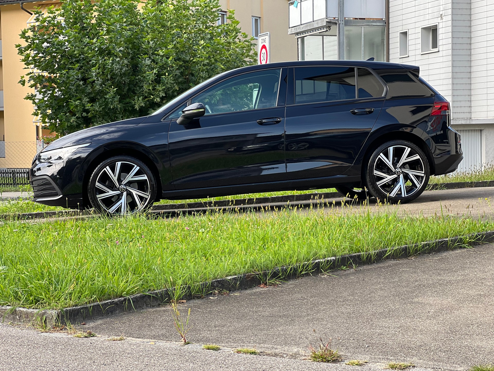 VW Golf 1.5 e TSI ACT Life DSG-image-4