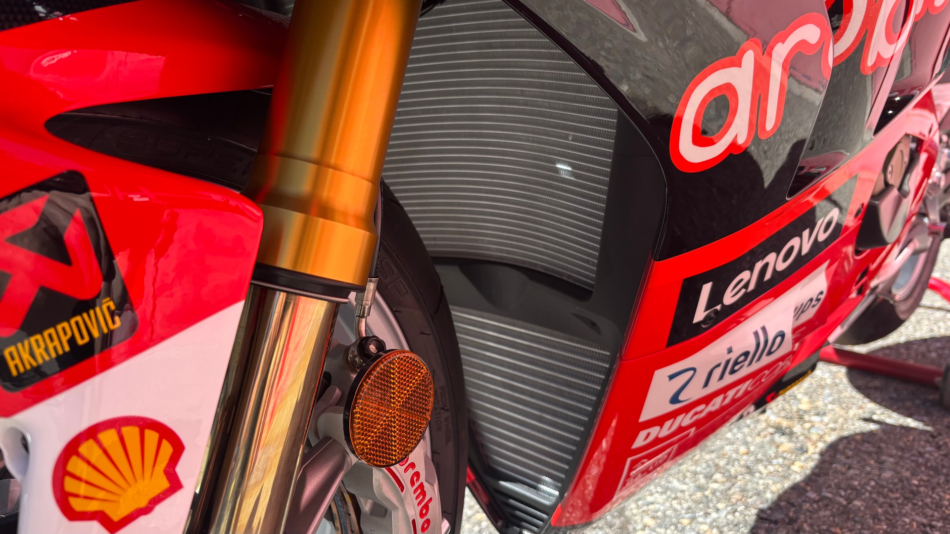 DUCATI Bautista 19 Replica-image-7