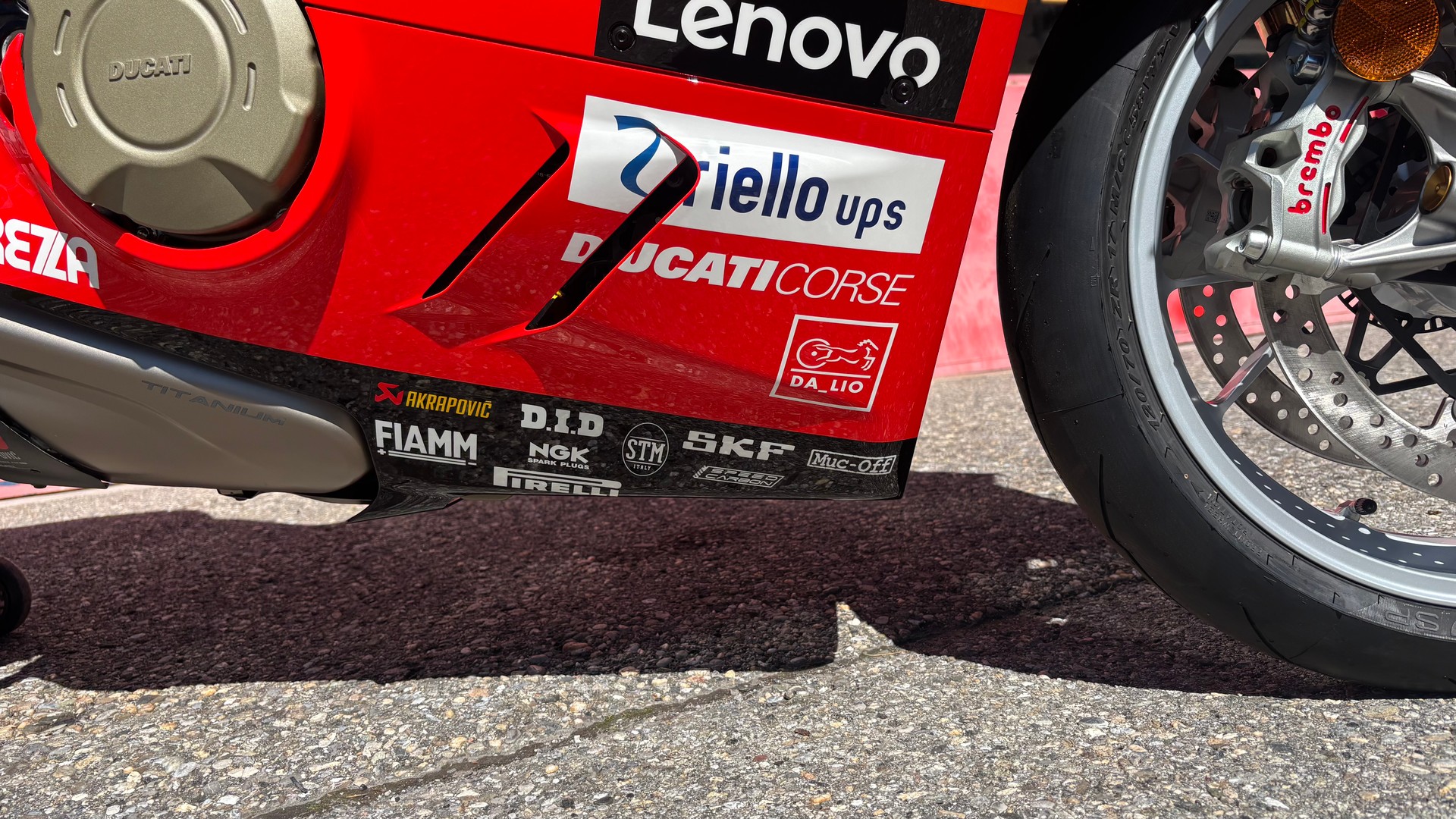 DUCATI Bautista 19 Replica-image-2