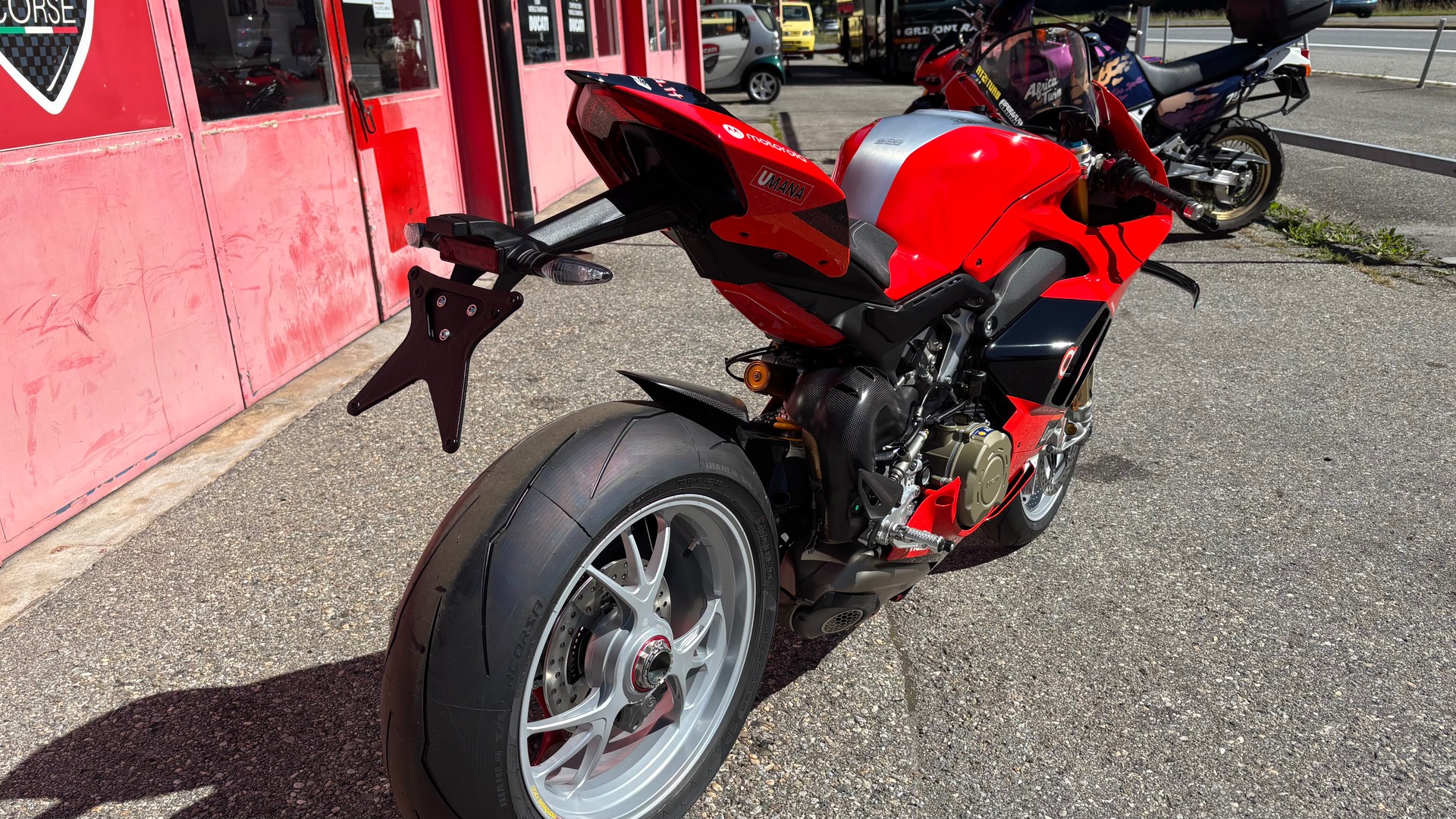 DUCATI Bautista 19 Replica-image-9