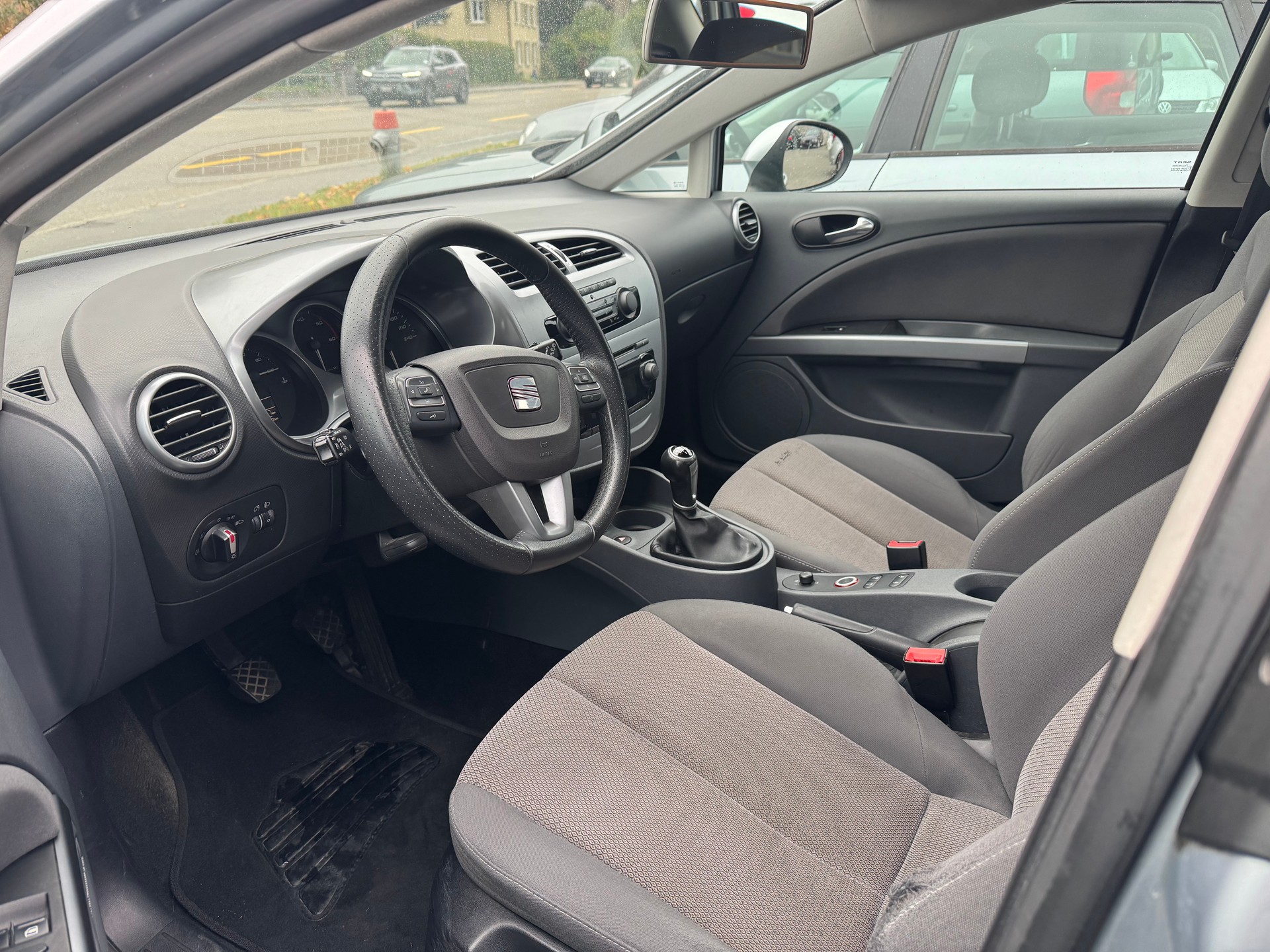 SEAT Leon 2.0 TDI Style-image-4