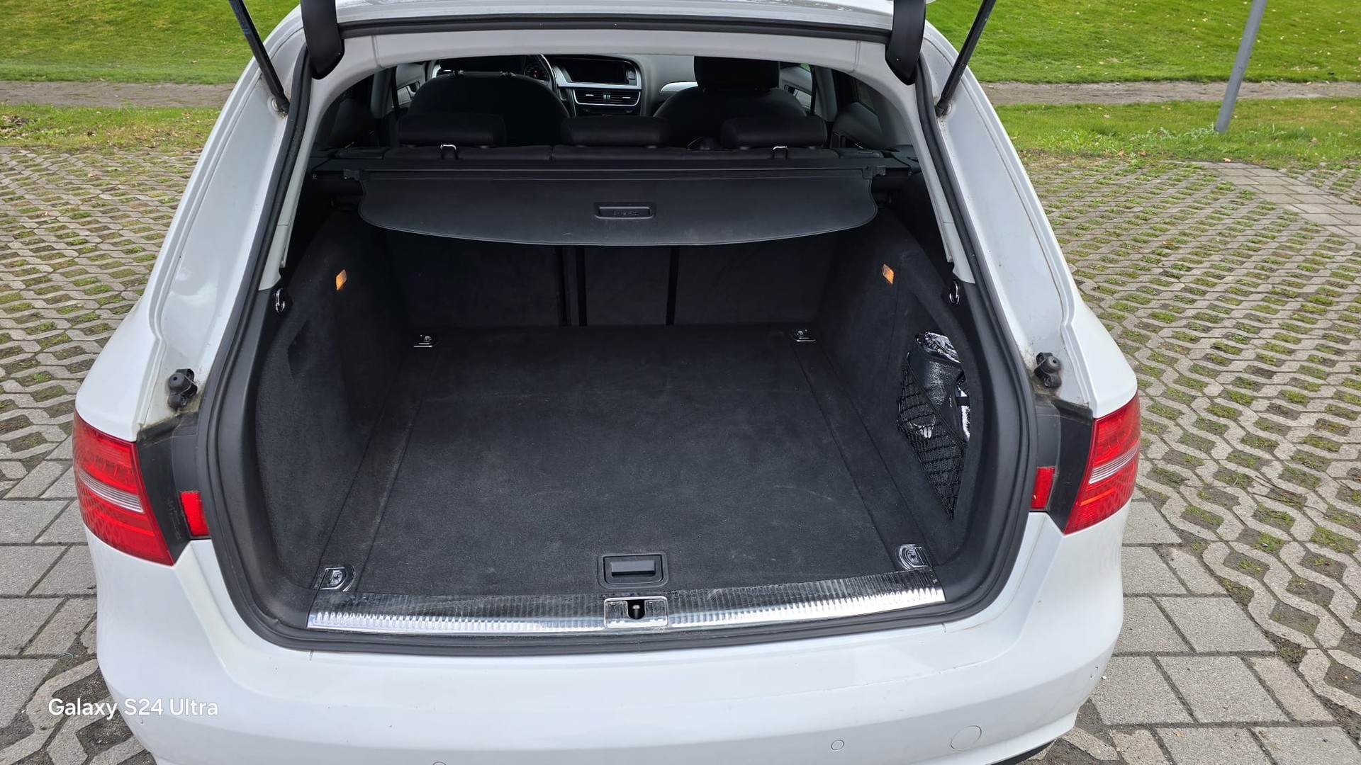 AUDI A4 Avant 3.0 TDI clean diesel quattro s-tronic-image-5