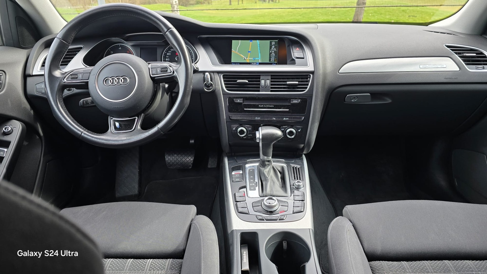 AUDI A4 Avant 3.0 TDI clean diesel quattro s-tronic-image-4