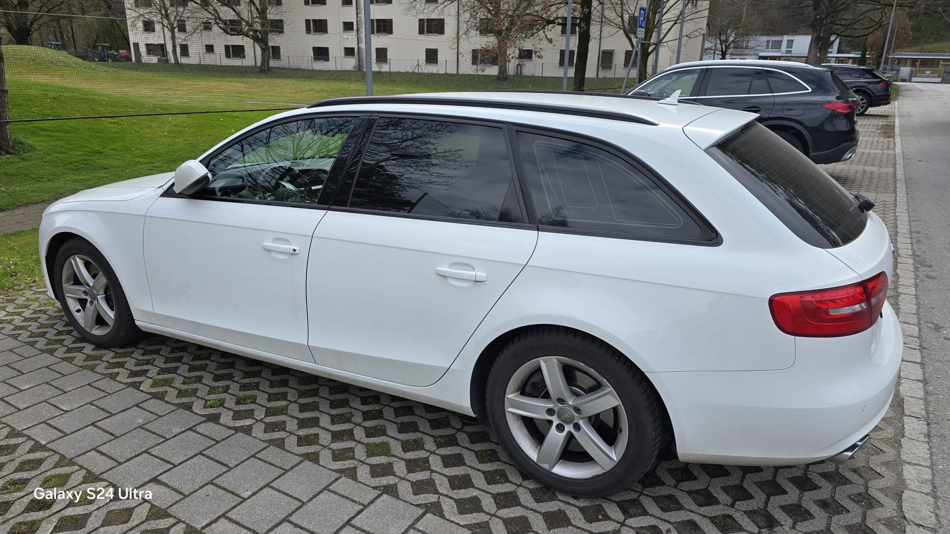 AUDI A4 Avant 3.0 TDI clean diesel quattro s-tronic-image-2
