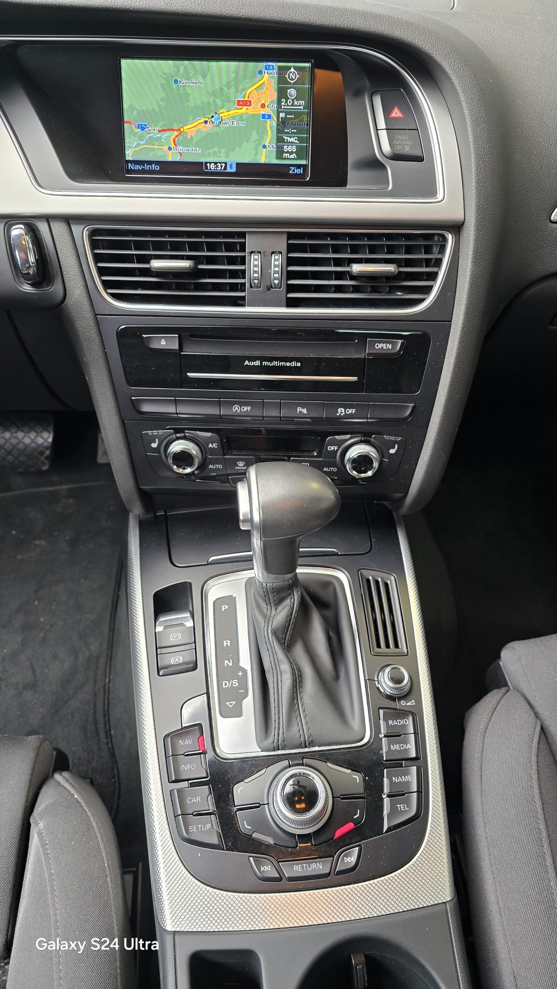 AUDI A4 Avant 3.0 TDI clean diesel quattro s-tronic-image-9