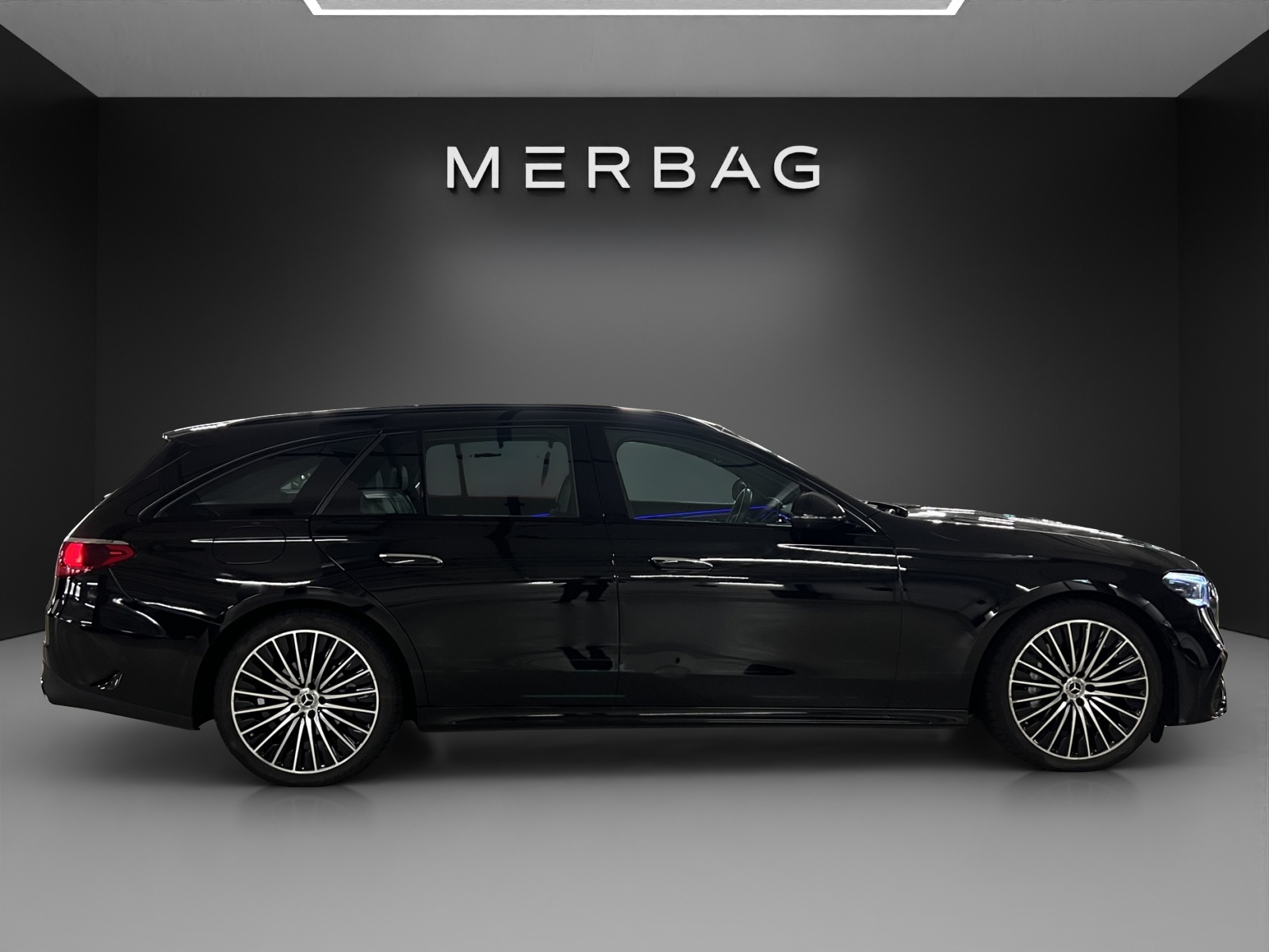 MERCEDES-BENZ E 220 d T 4Matic 9G-Tronic-image-4