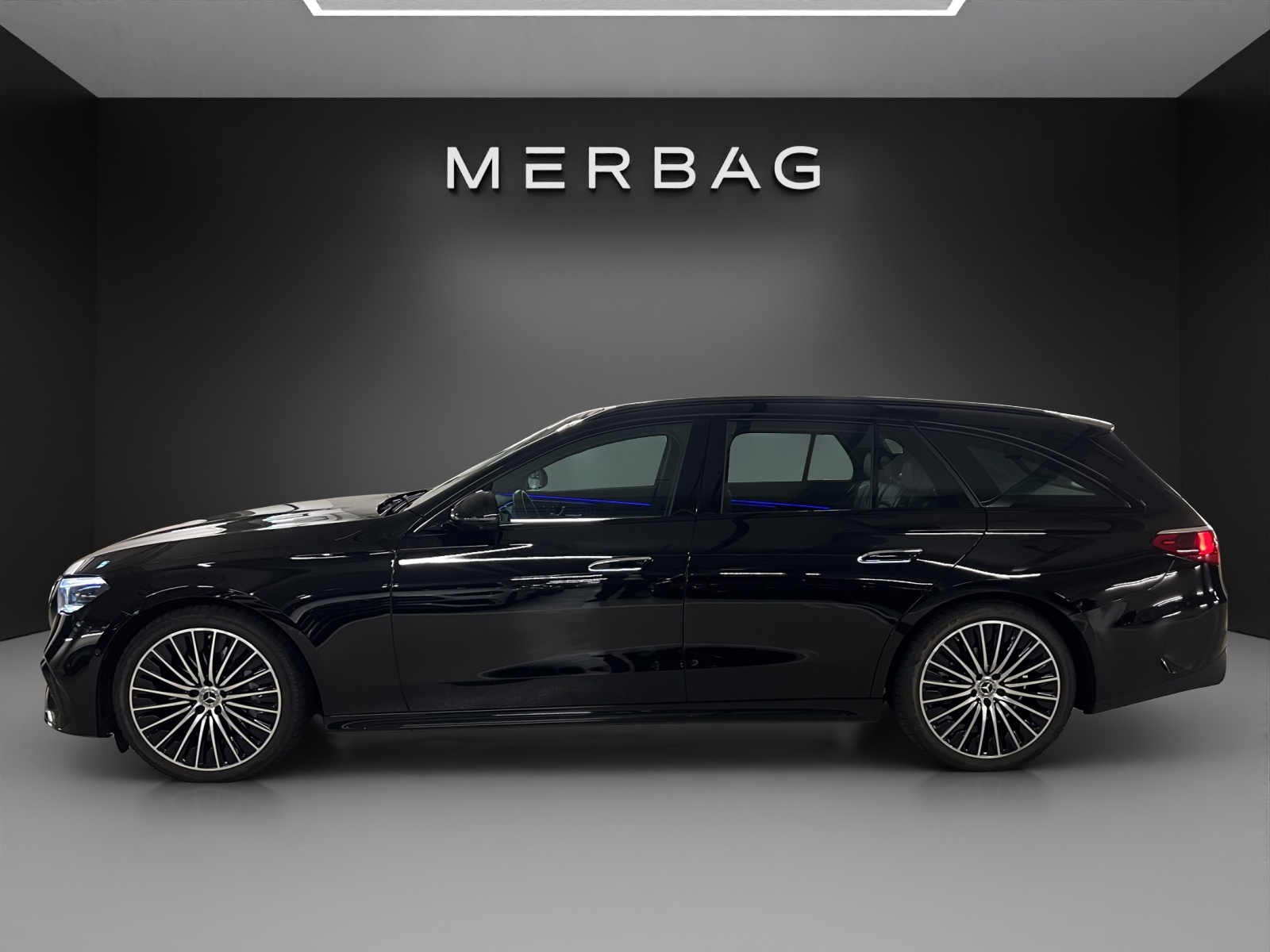 MERCEDES-BENZ E 220 d T 4Matic 9G-Tronic-image-3