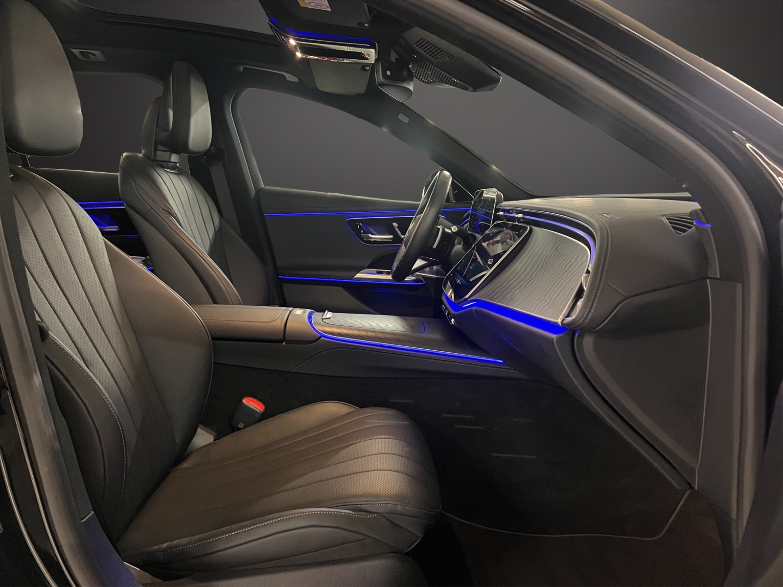 MERCEDES-BENZ E 220 d T 4Matic 9G-Tronic-image-14