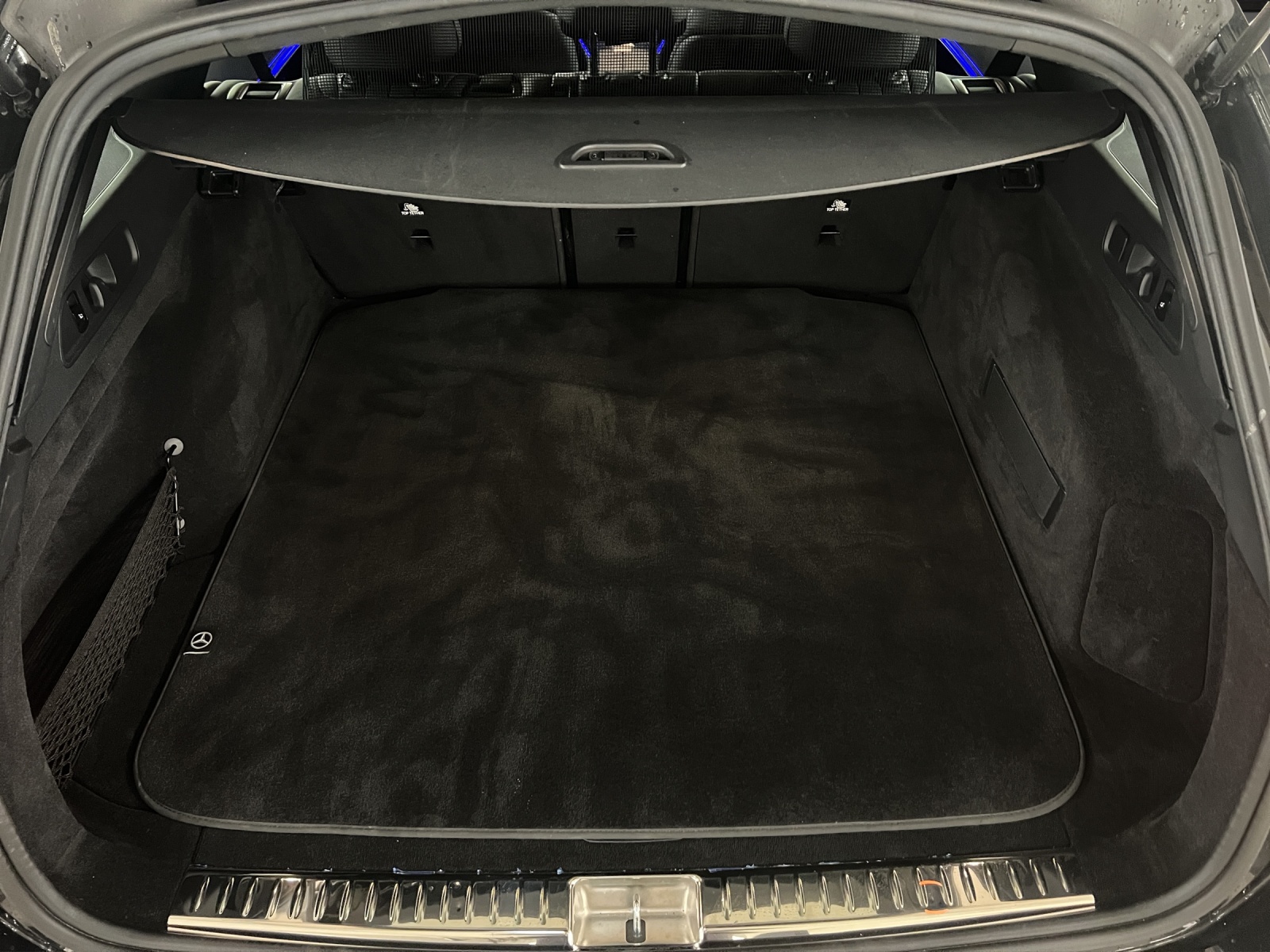 MERCEDES-BENZ E 220 d T 4Matic 9G-Tronic-image-16