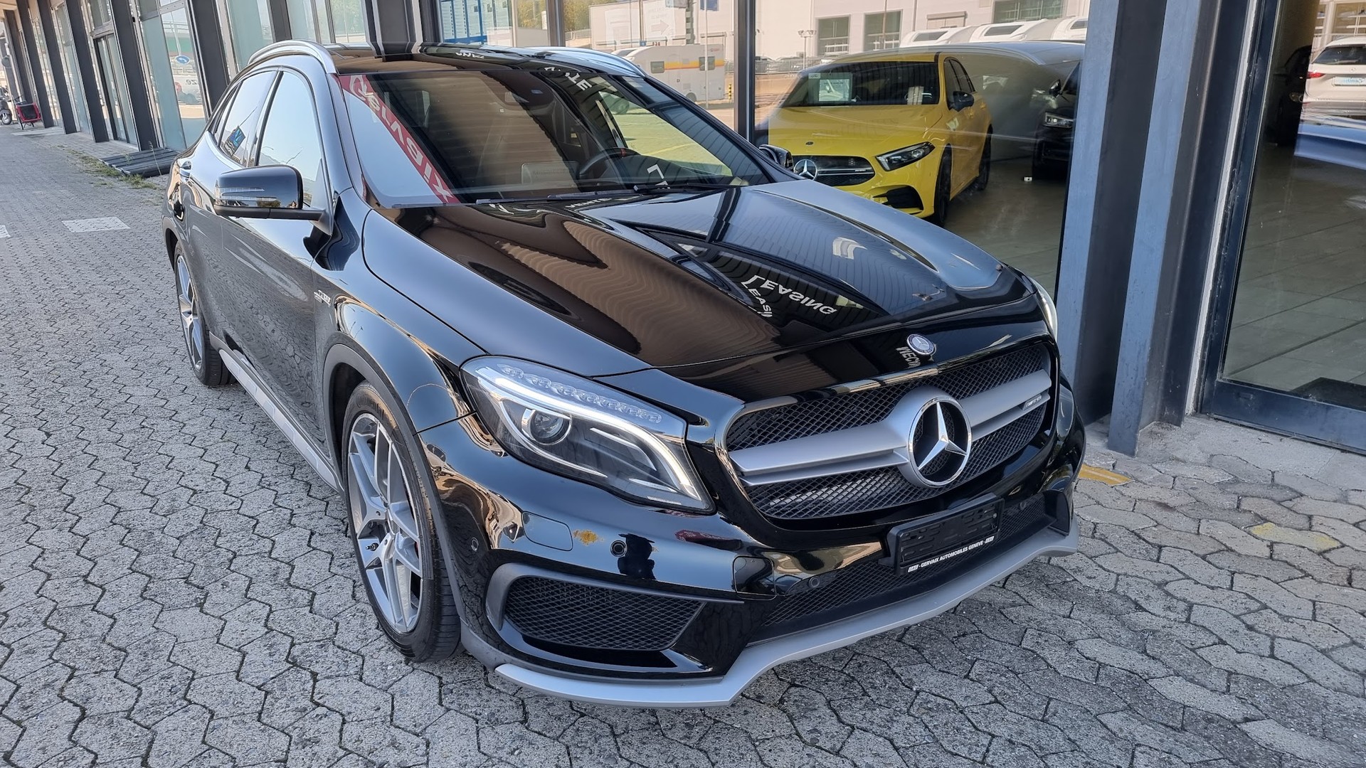 MERCEDES-BENZ GLA 45 AMG 4Matic 7G-DCT-showroom-element-2