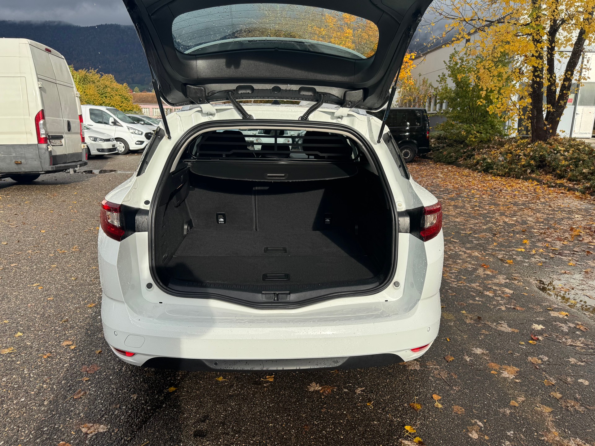 RENAULT Mégane Grandtour 1.5 dCi Business EDC-image-12