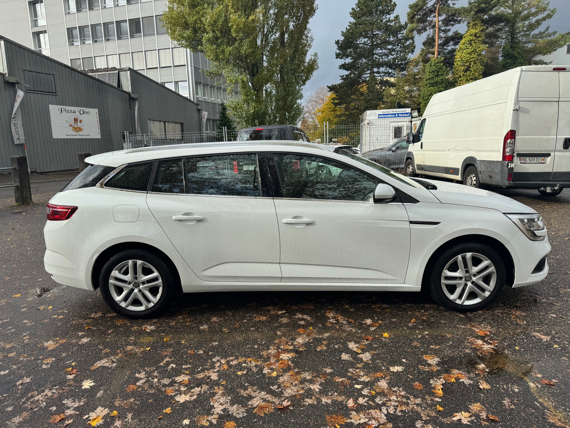 RENAULT Mégane Grandtour 1.5 dCi Business EDC-image-9