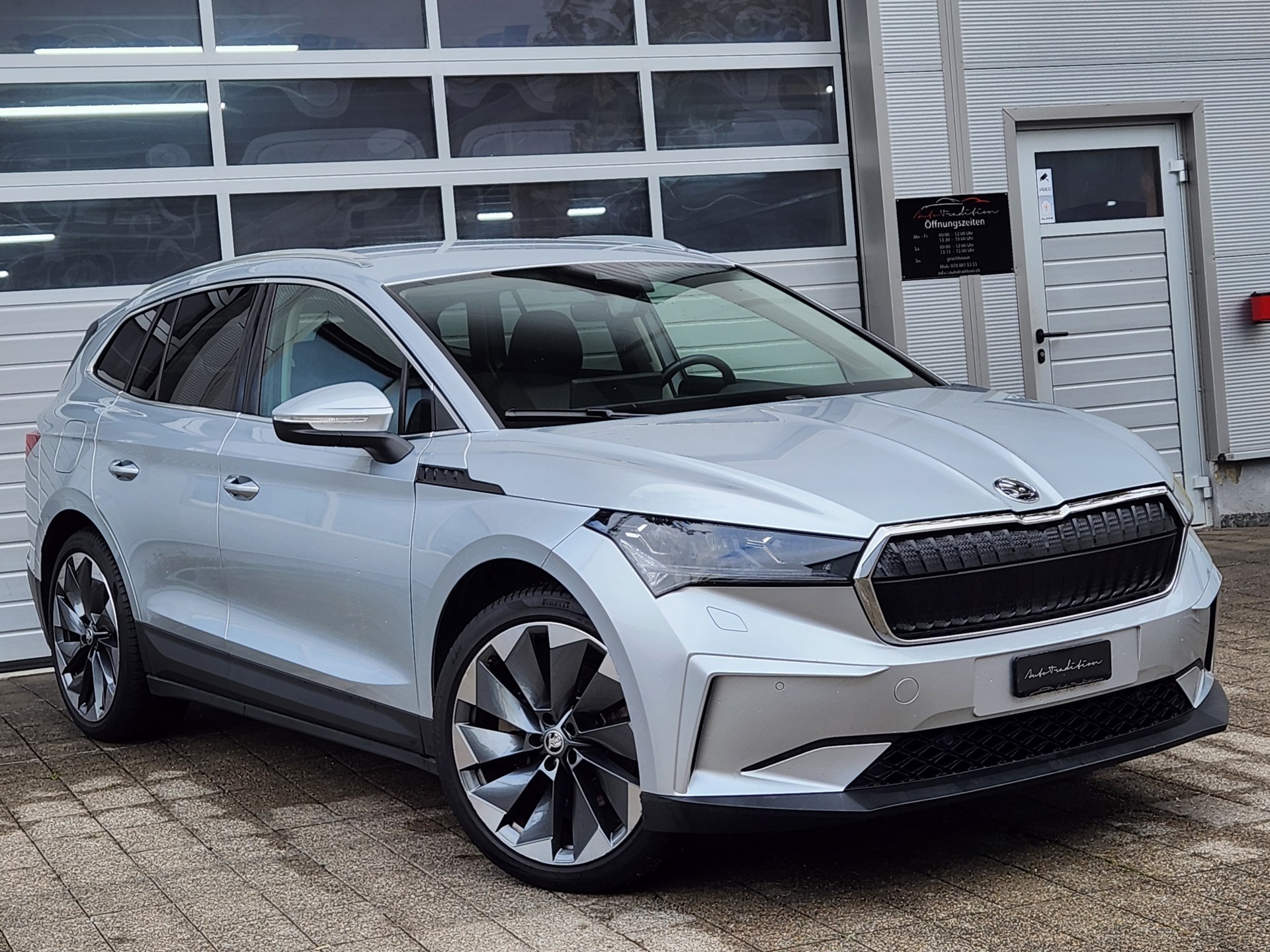 SKODA Enyaq iV 80 ** BATTERIEZERTIFIKAT - ASSISTENZ PAKET - FAMILY PAKET - MATRIX LED - 21 ZOLL -GARANTIE BIS 06.2029 **