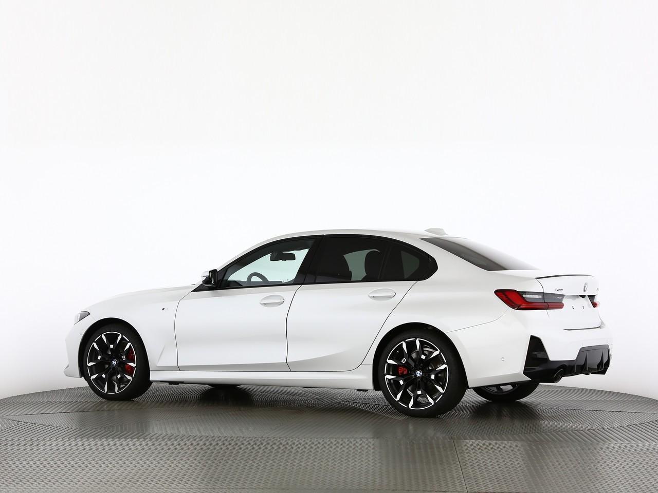 BMW 320 xDrive d 48V Steptronic M Sport Pro-image-5