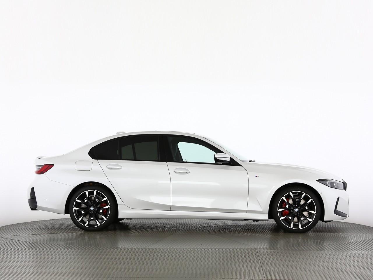 BMW 320 xDrive d 48V Steptronic M Sport Pro-image-10