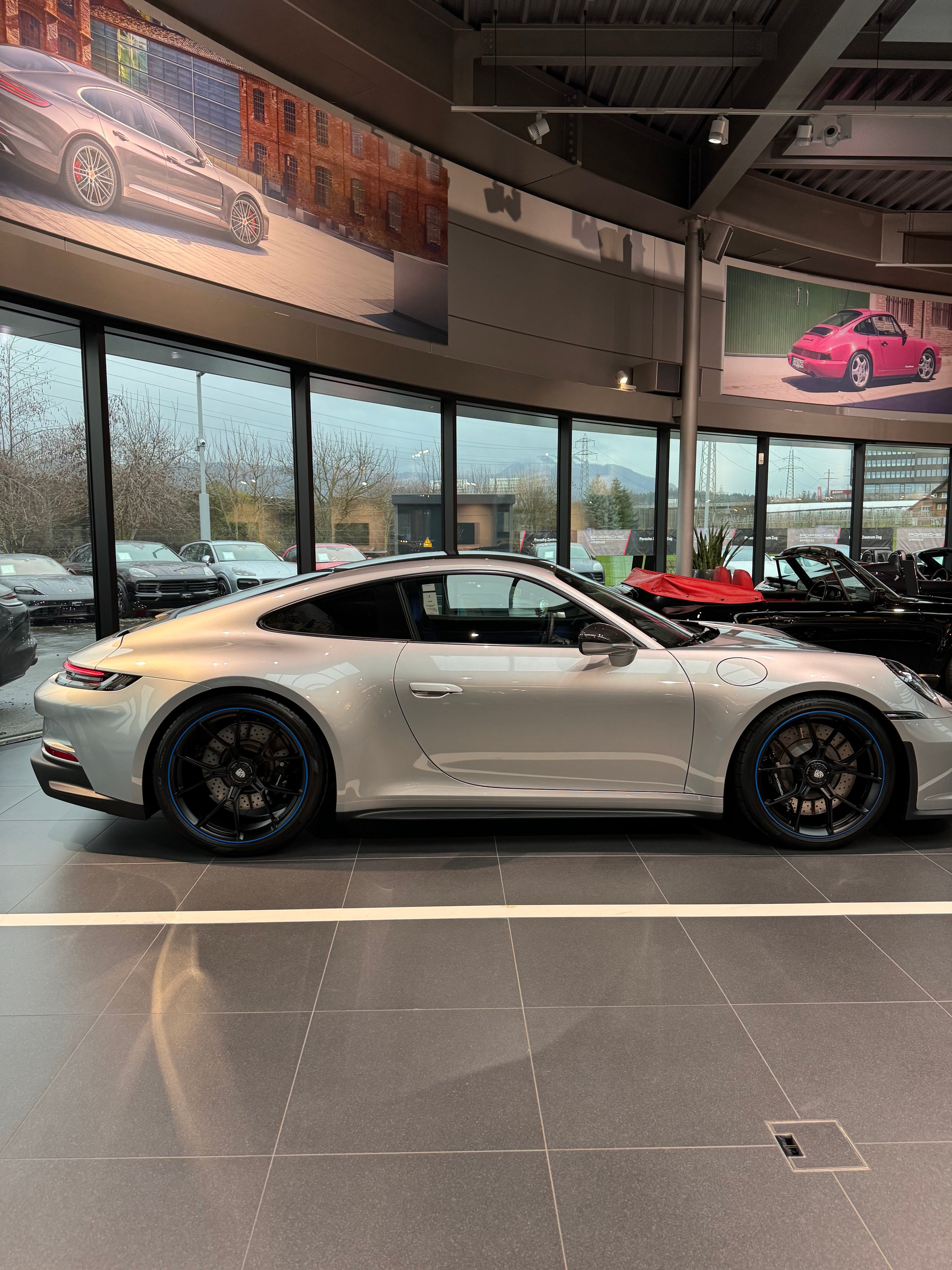 PORSCHE 911 GT3-image-2