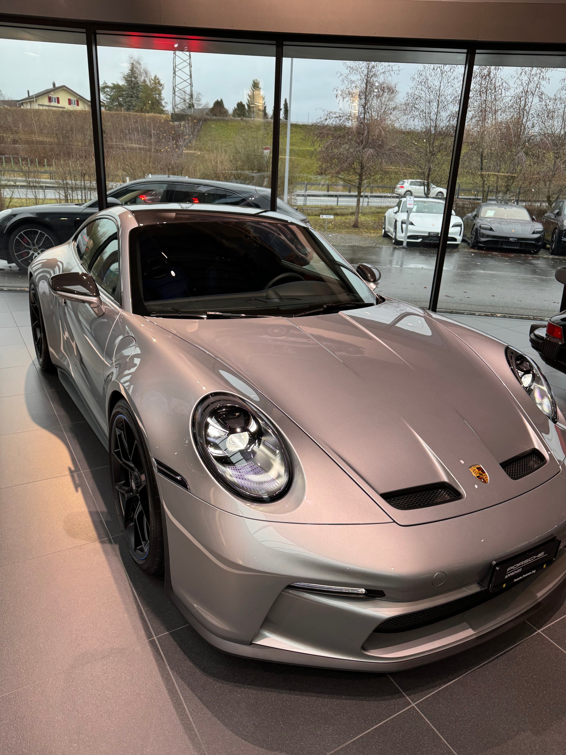 PORSCHE 911 GT3-image-1