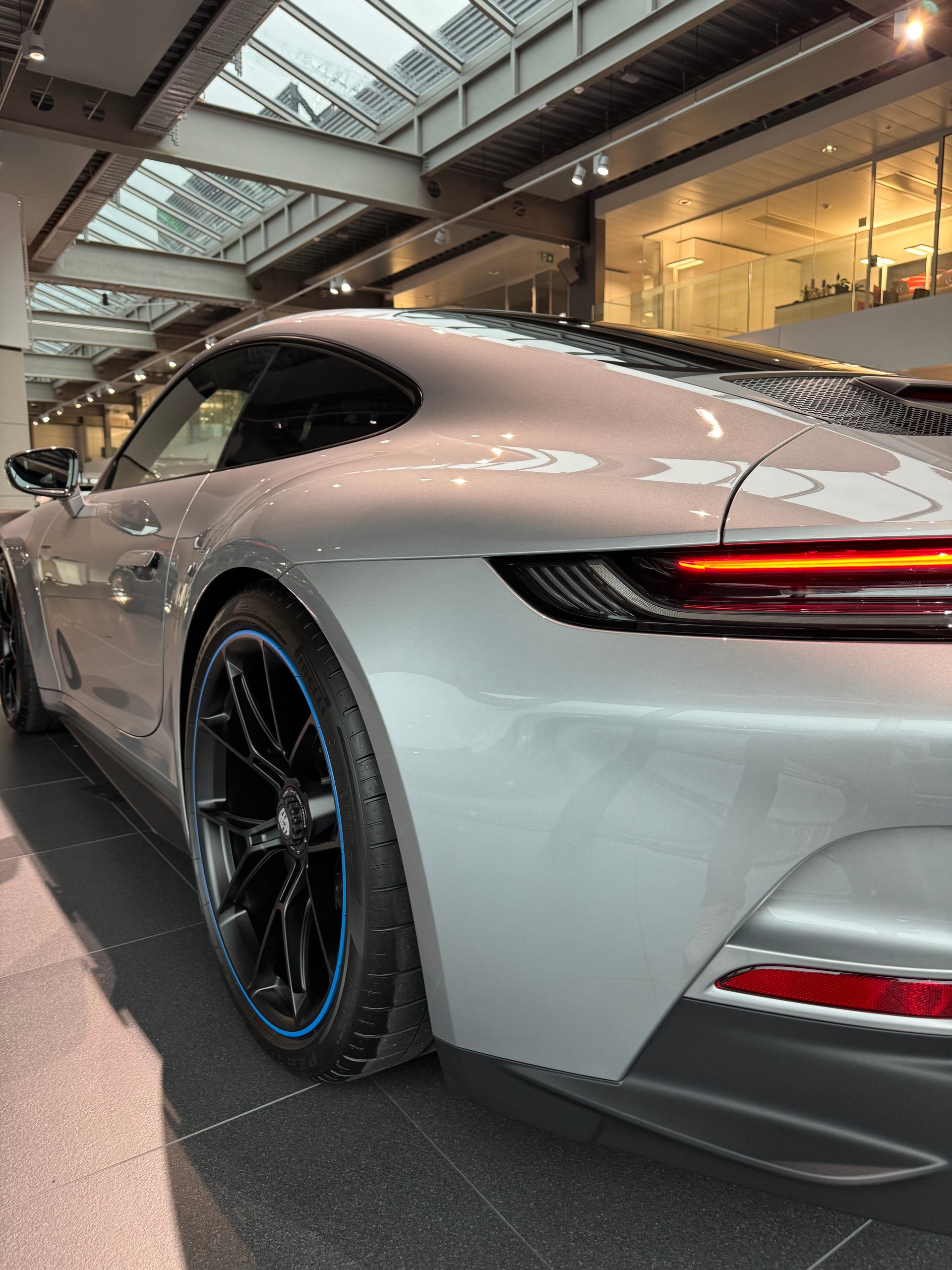PORSCHE 911 GT3-image-4