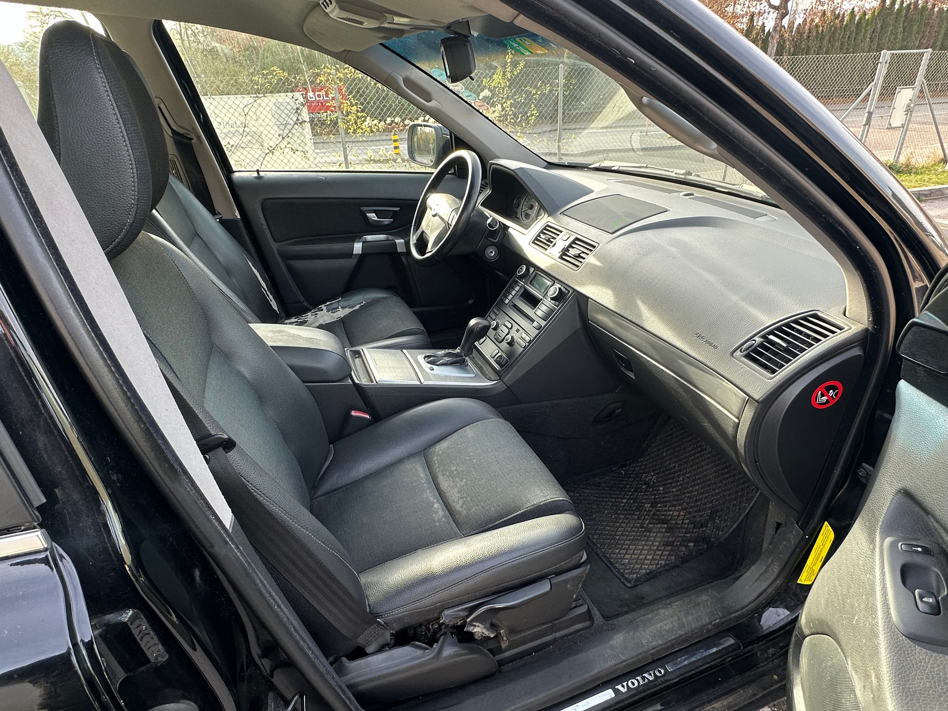 VOLVO XC90 3.2 AWD Kinetic Geartronic-image-8