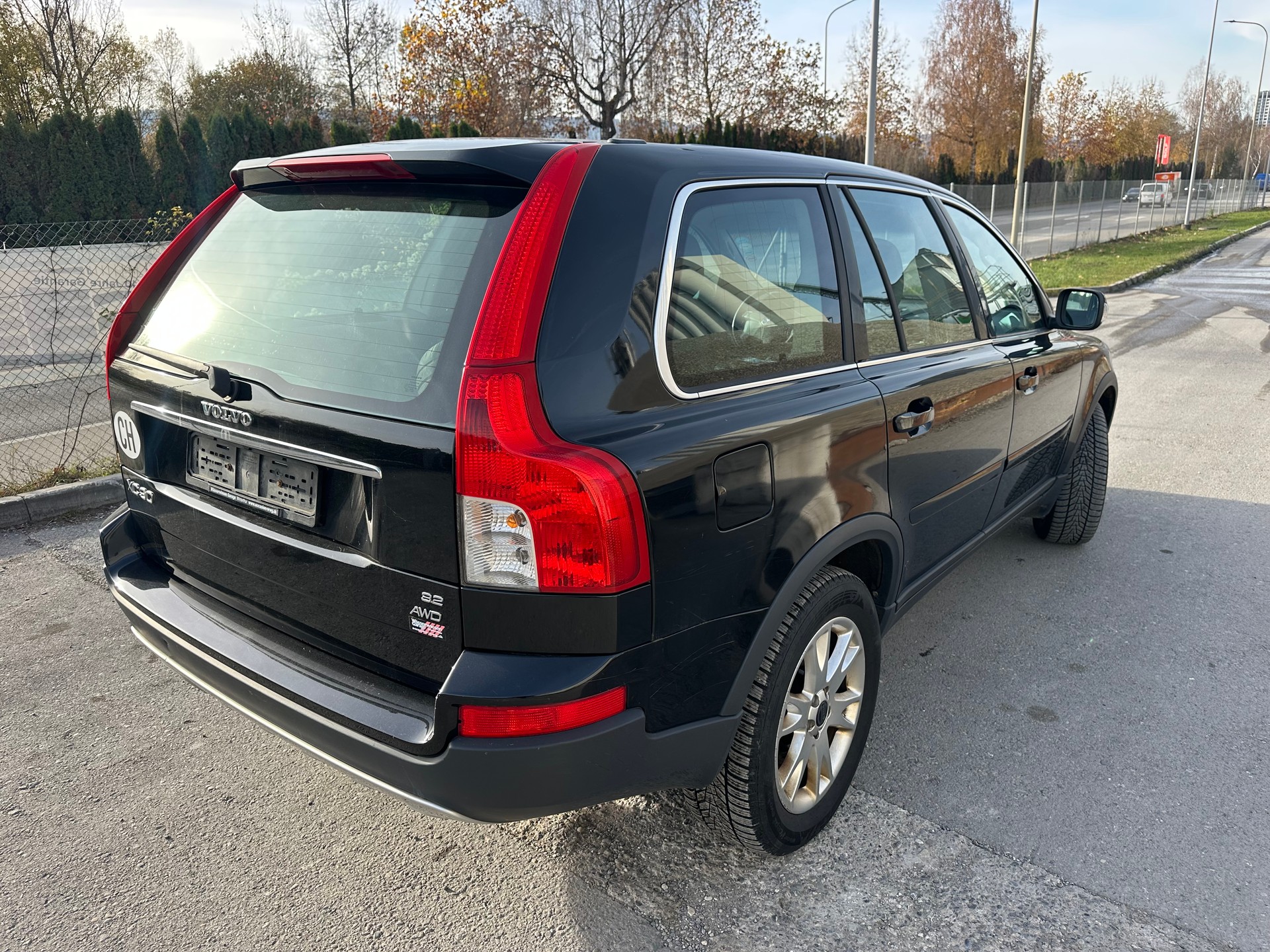 VOLVO XC90 3.2 AWD Kinetic Geartronic-image-3