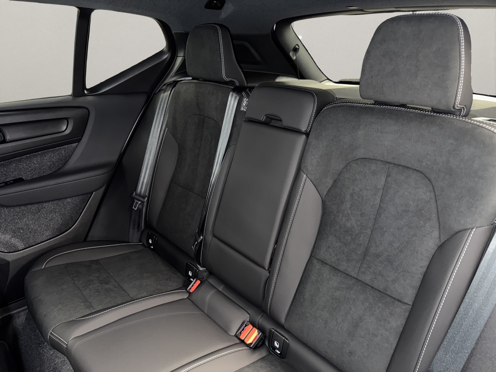 VOLVO EX40 Twin Plus AWD-image-7