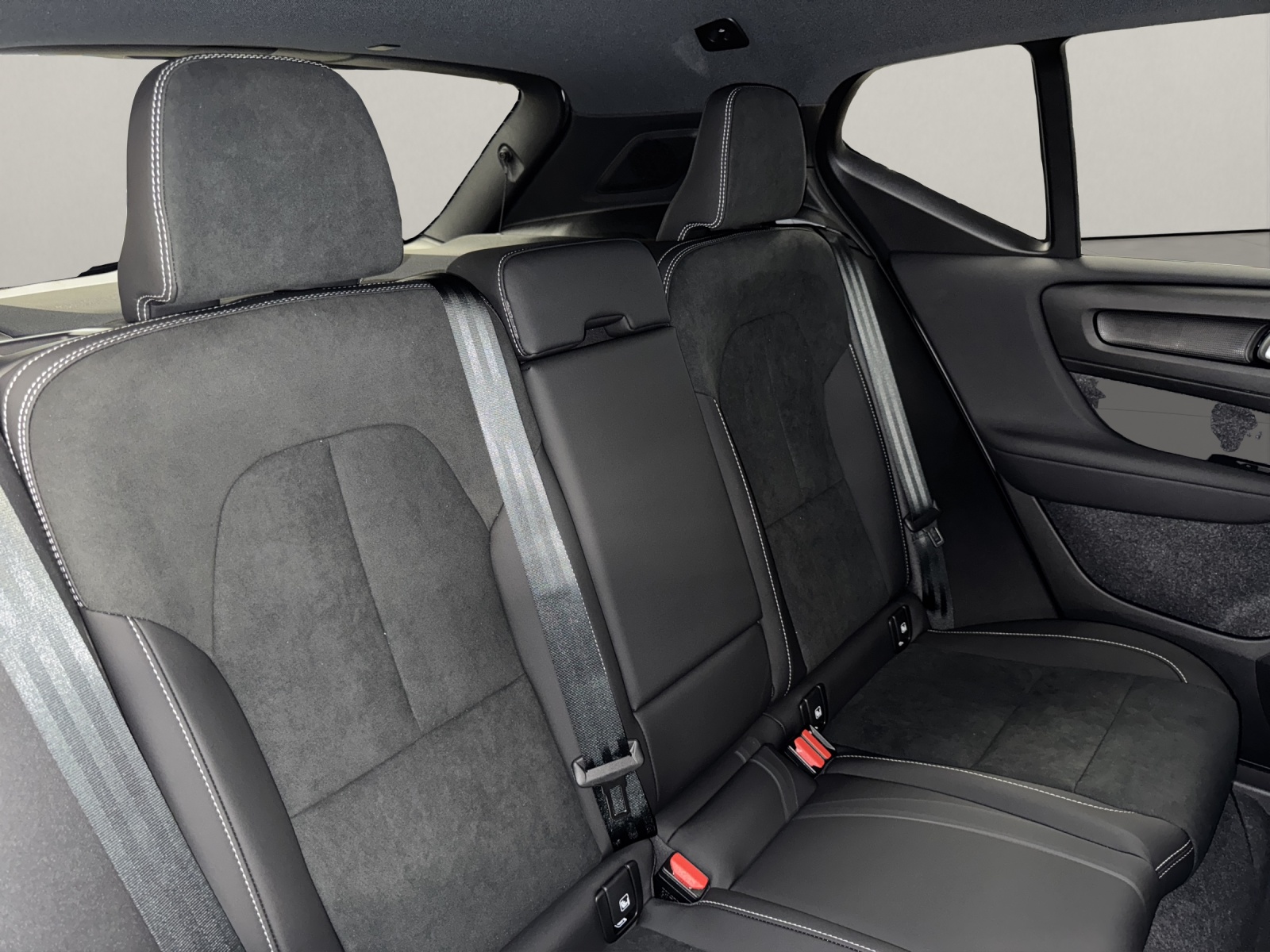 VOLVO EX40 Twin Plus AWD-image-8