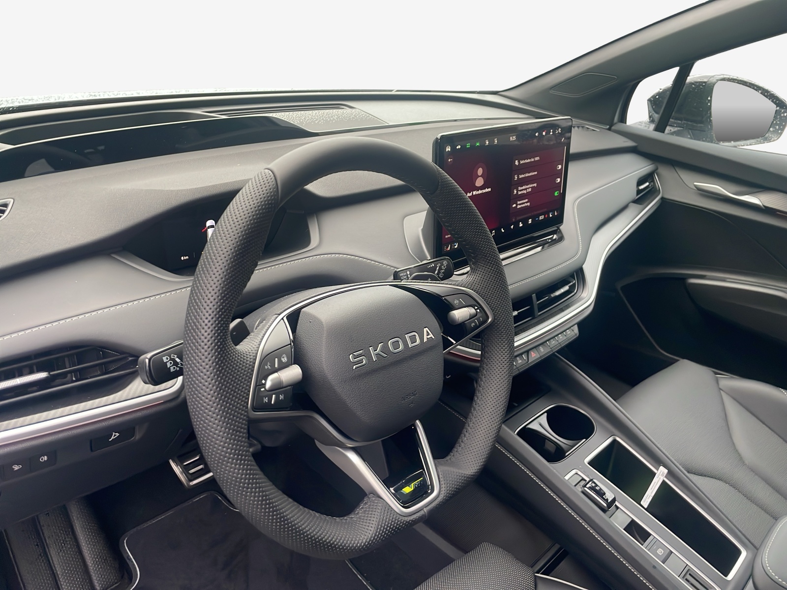 SKODA Enyaq 4x4 RS-image-15