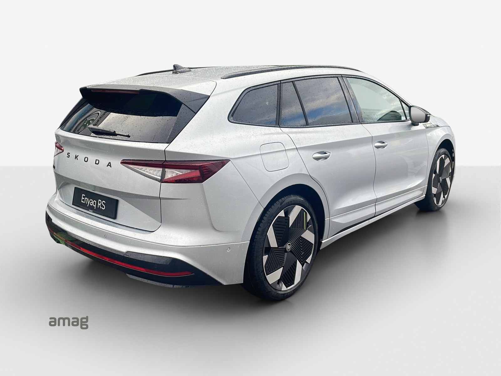 SKODA Enyaq 4x4 RS-image-4