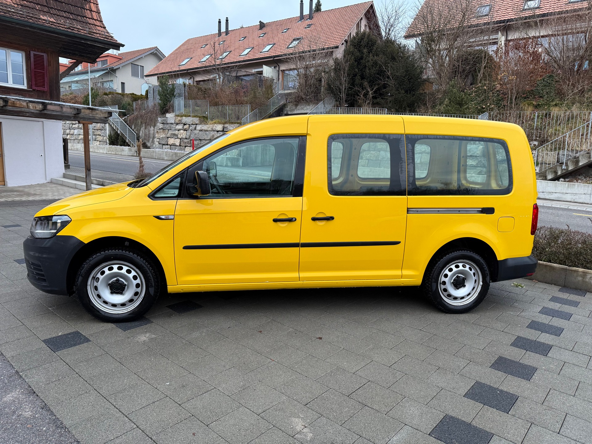 VW Caddy Maxi 1.4TSI BlueMotion Technology-image-2