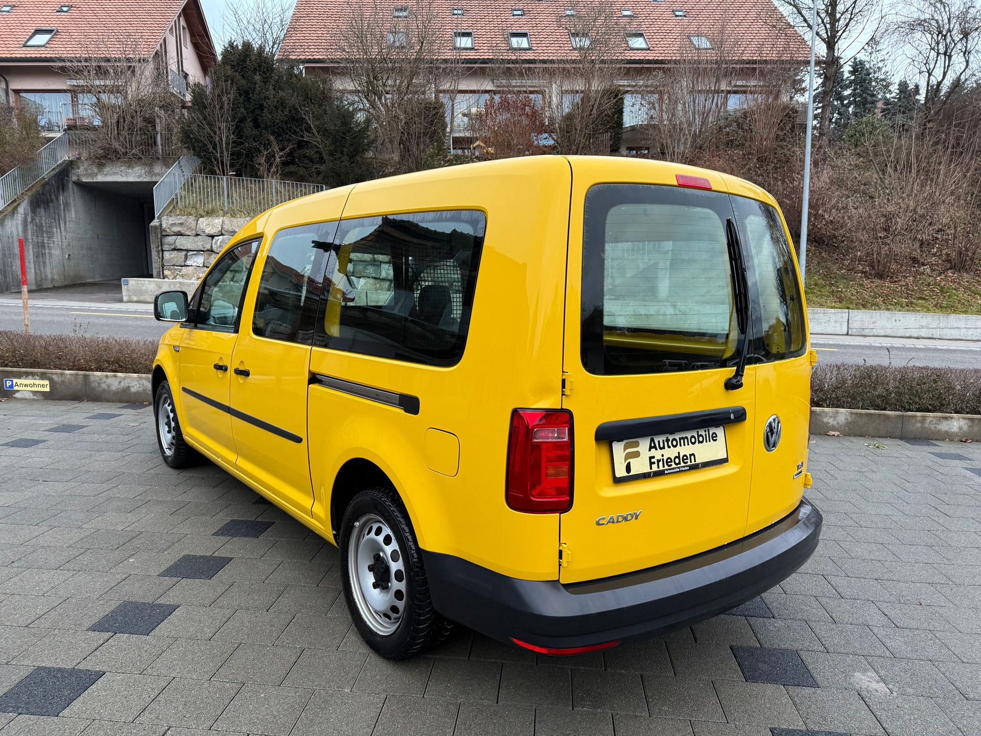 VW Caddy Maxi 1.4TSI BlueMotion Technology-image-3