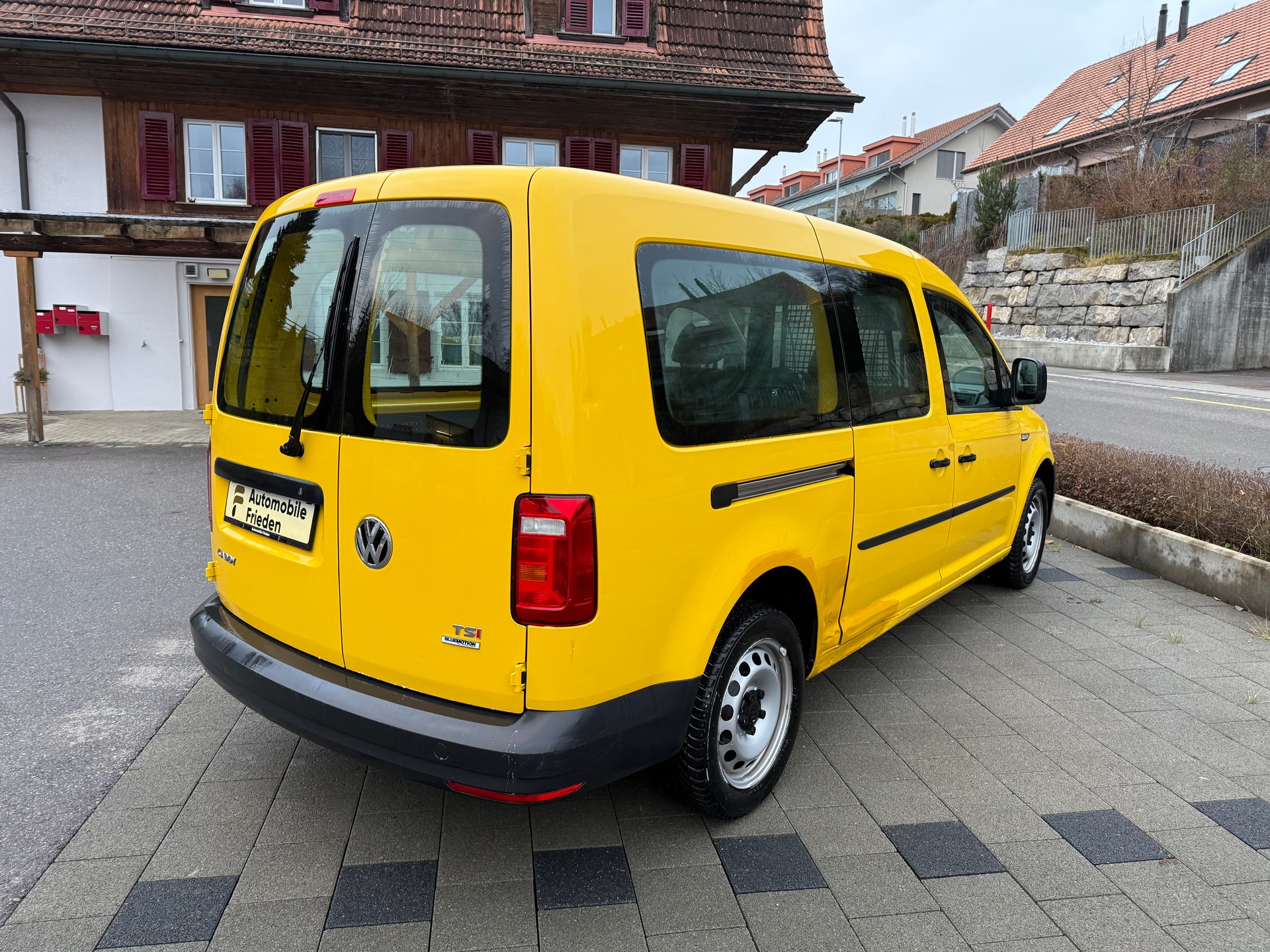 VW Caddy Maxi 1.4TSI BlueMotion Technology-image-5