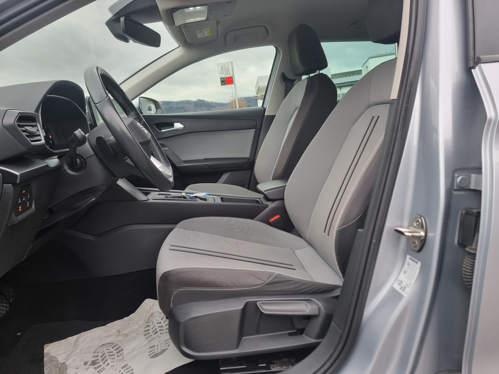 SEAT Leon ST 2.0 TDI EVO DSG Style-image-8