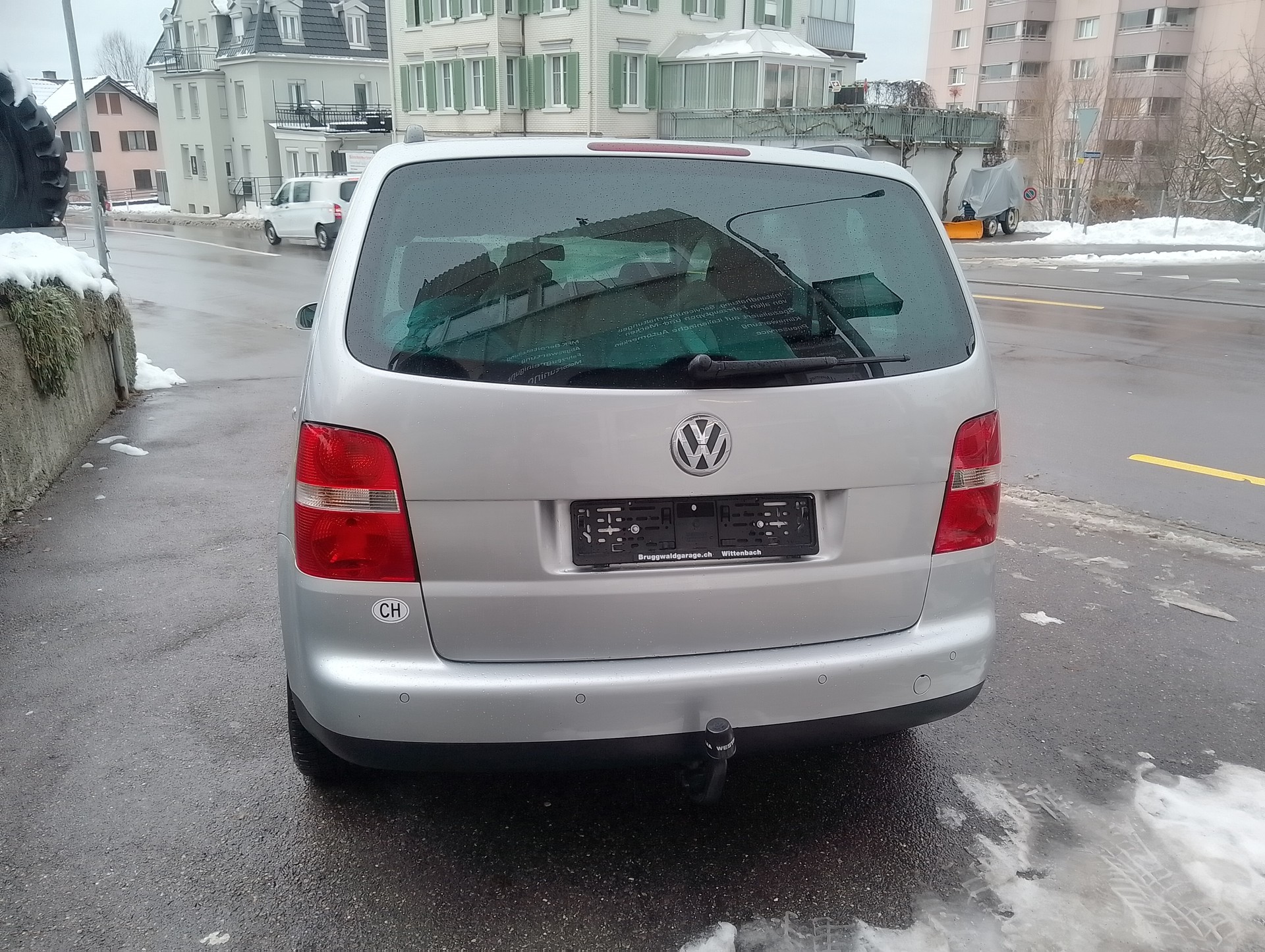 VW Touran 2.0 FSI Trendline-image-9