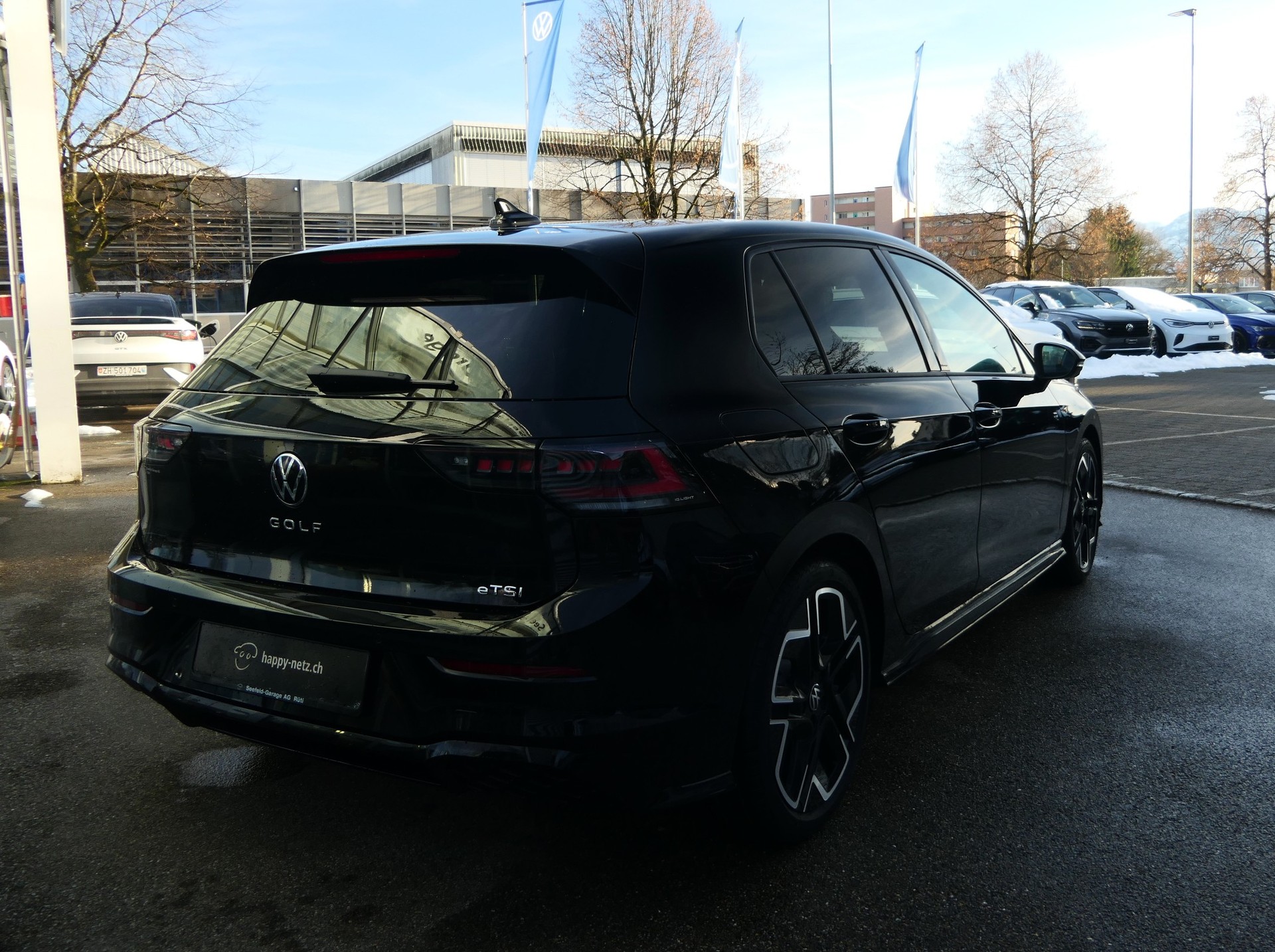 VW Golf 1.5 e TSI mHEV R-Line DSG-image-4
