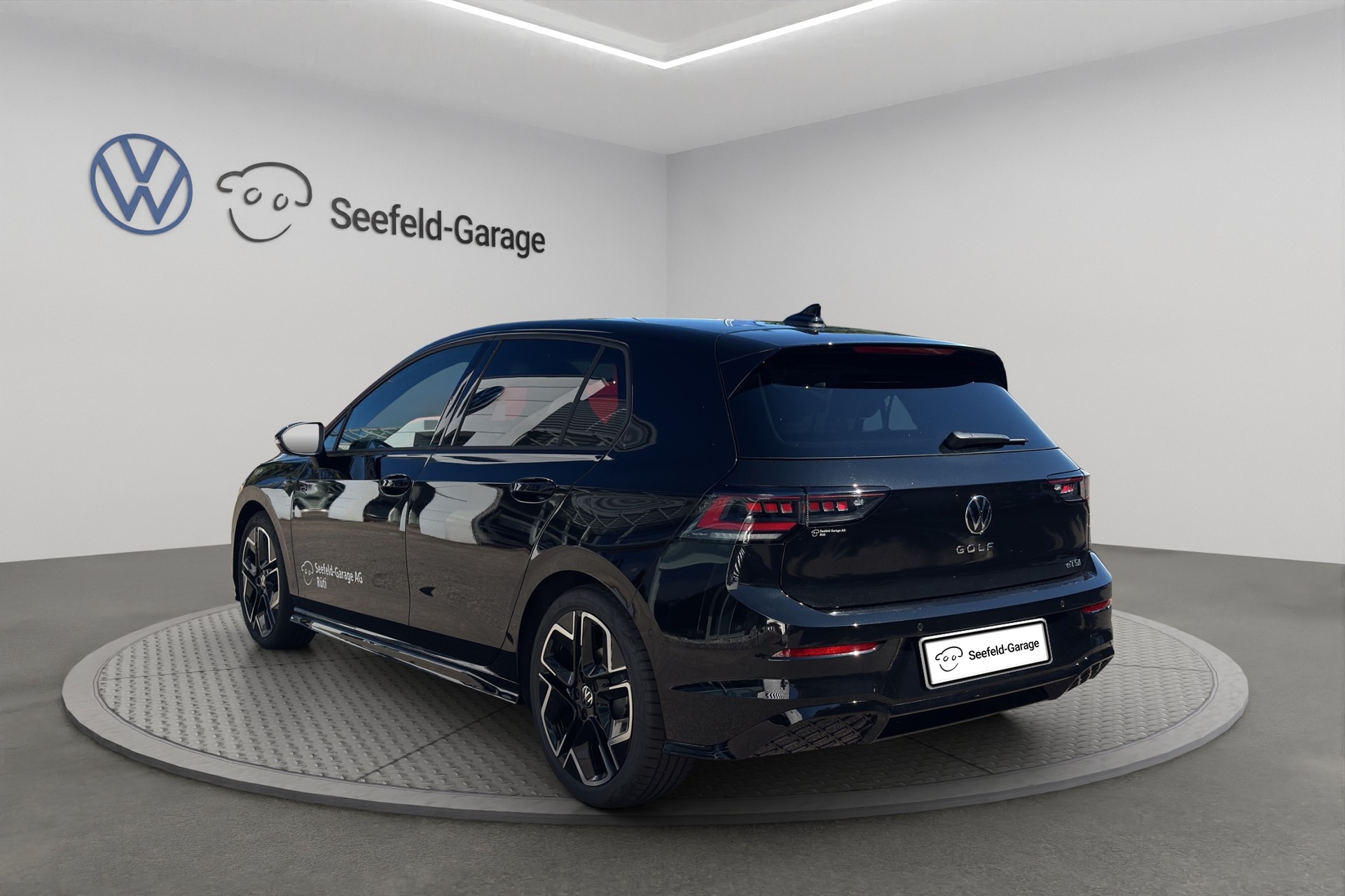 VW Golf 1.5 e TSI mHEV R-Line DSG-image-3