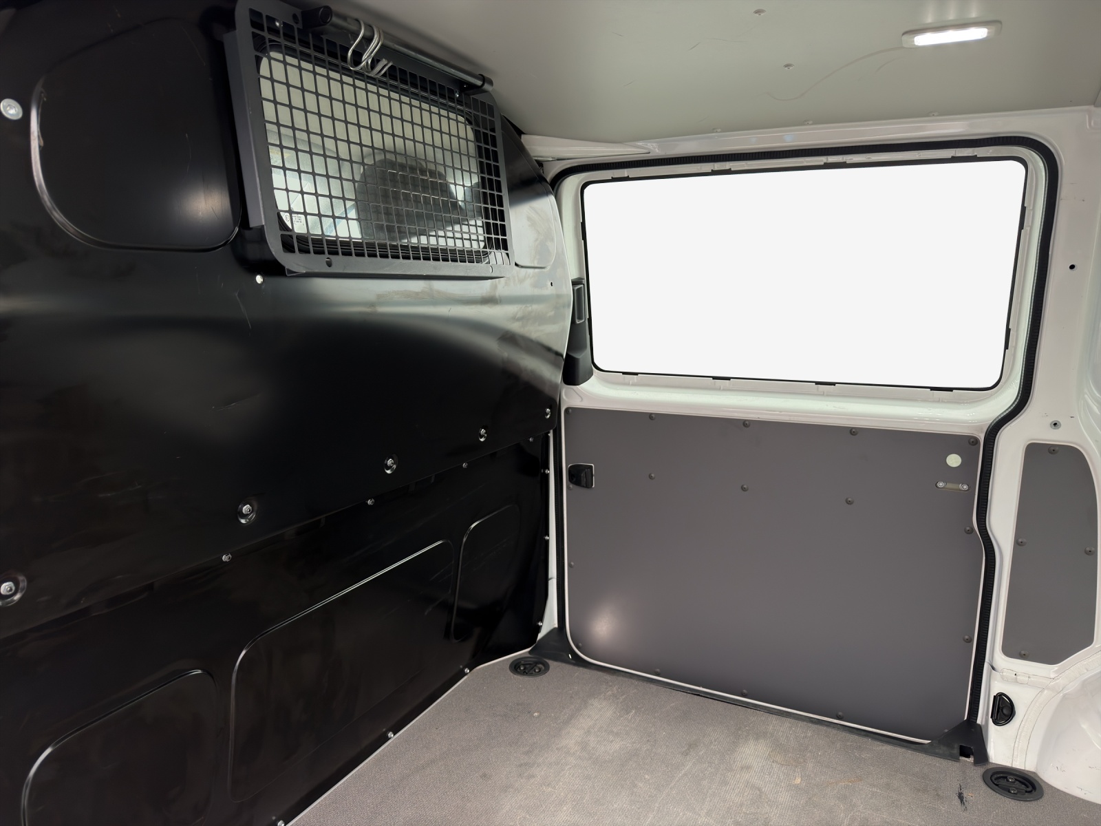 VW T6.1 2.0 TDI 4Motion-image-11