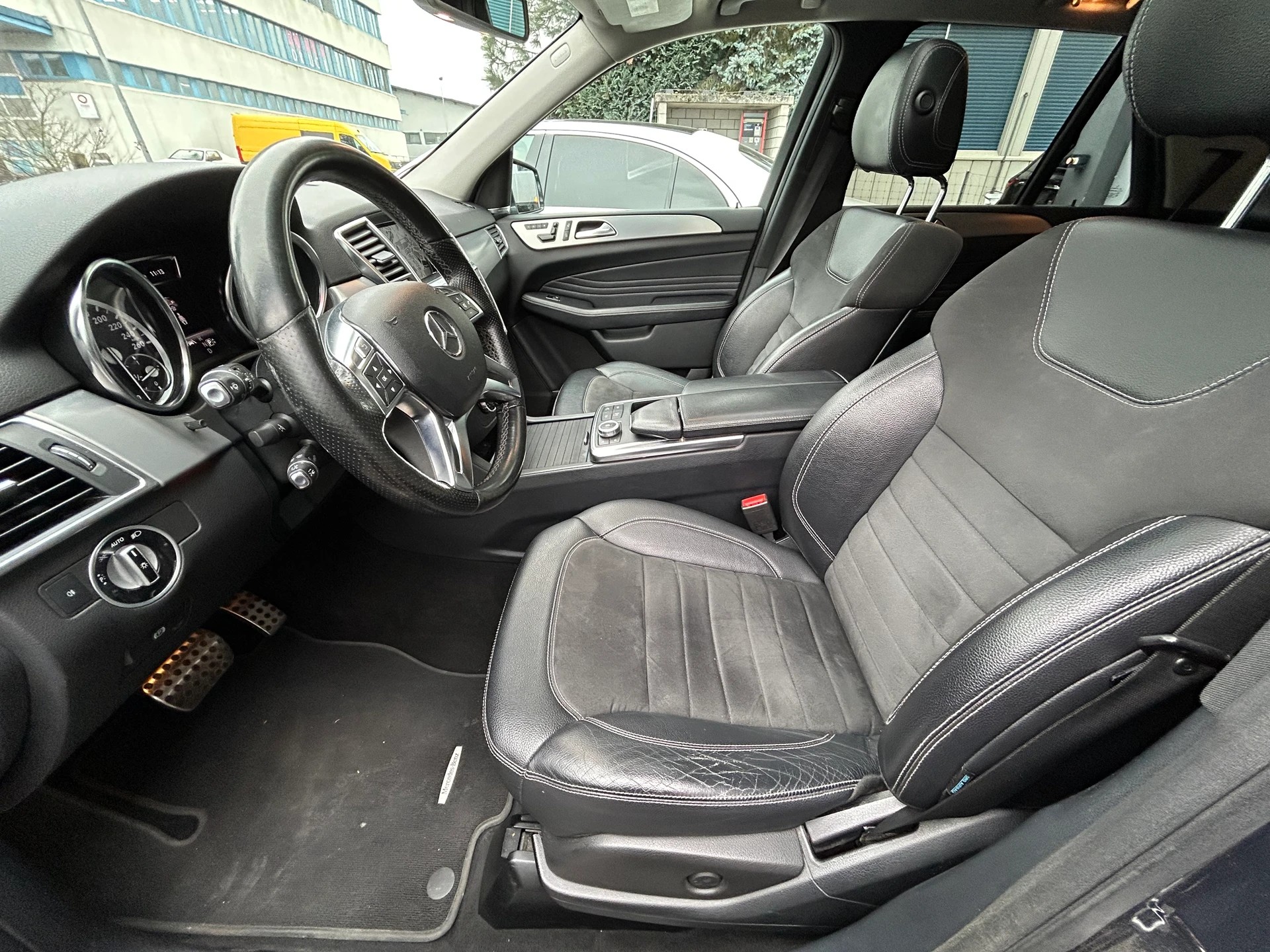 MERCEDES-BENZ ML 350 CDI BlueTec-image-8