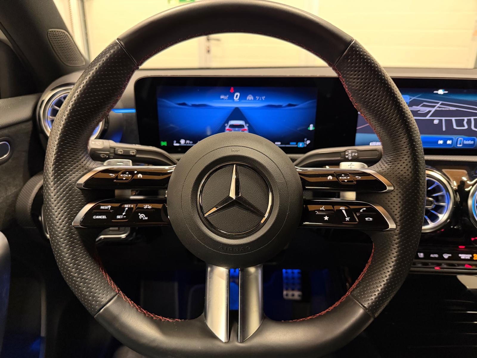 MERCEDES-BENZ A 180 AMG Line-image-22