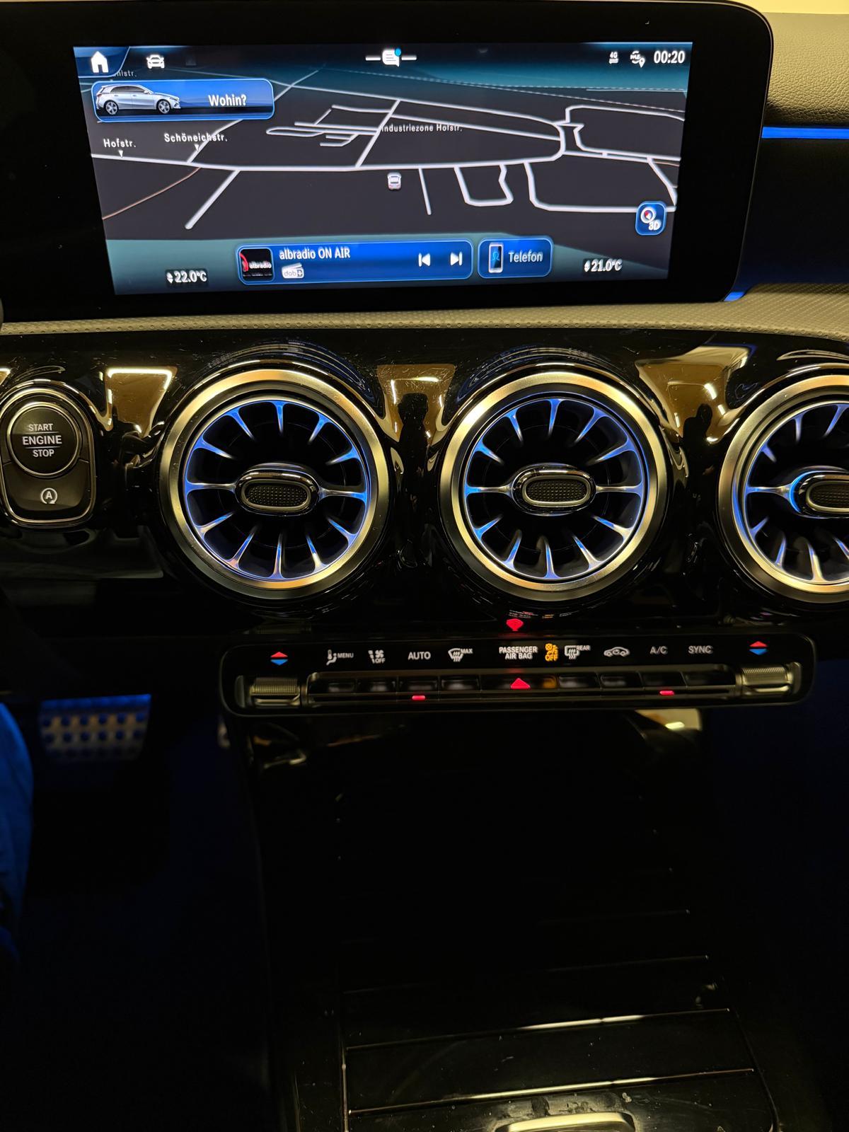 MERCEDES-BENZ A 180 AMG Line-image-18