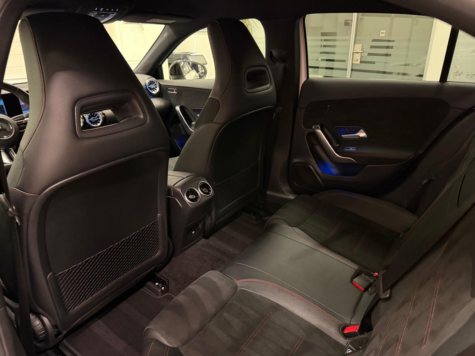 MERCEDES-BENZ A 180 AMG Line-image-13