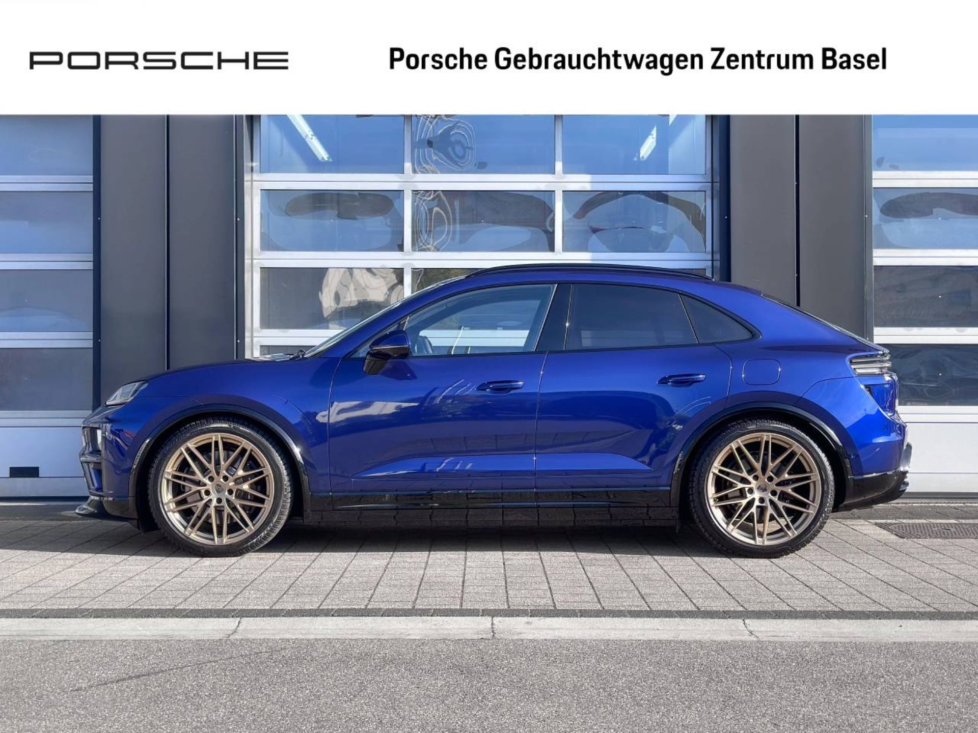 PORSCHE Macan Turbo-image-1