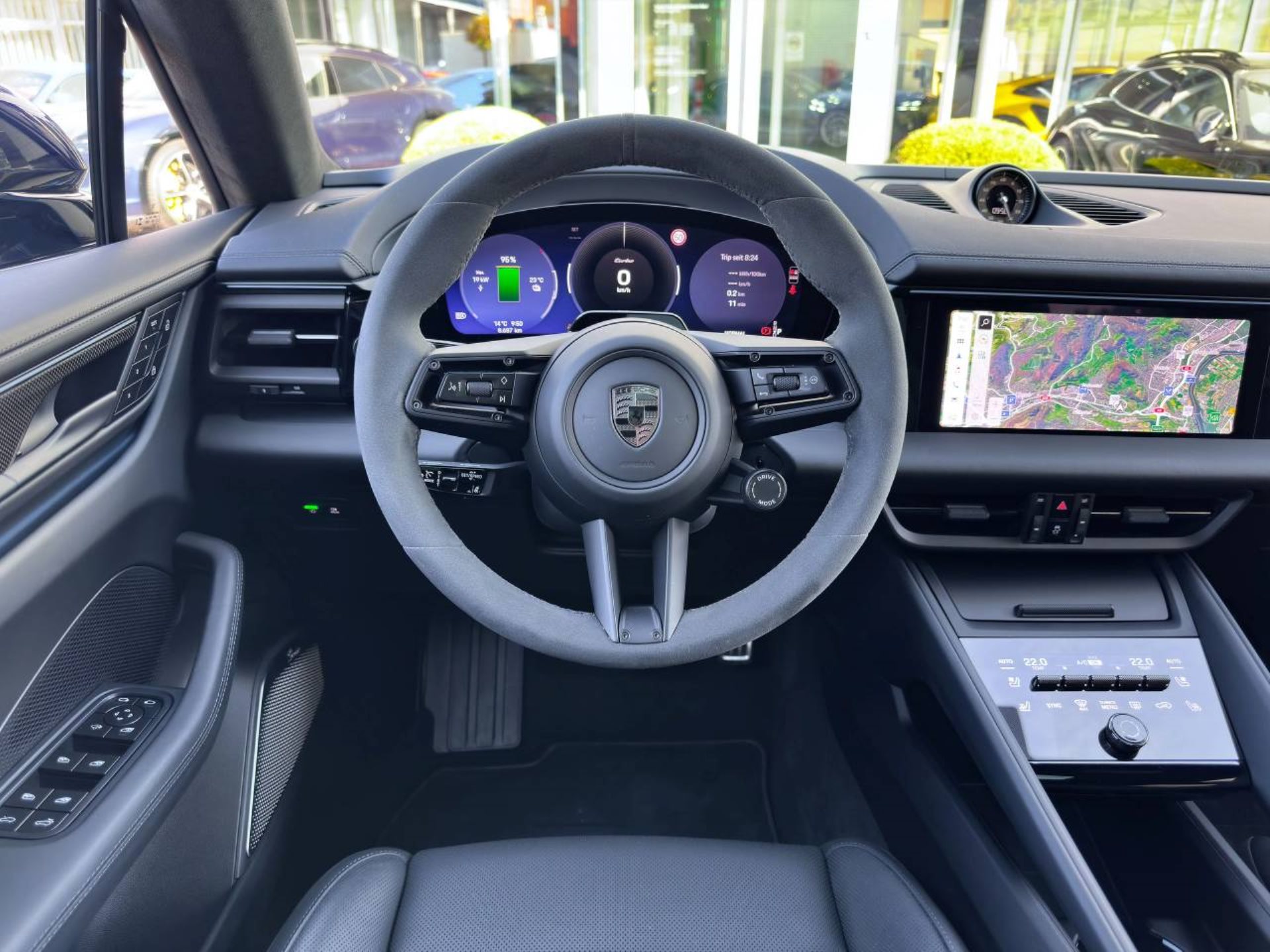 PORSCHE Macan Turbo-image-4