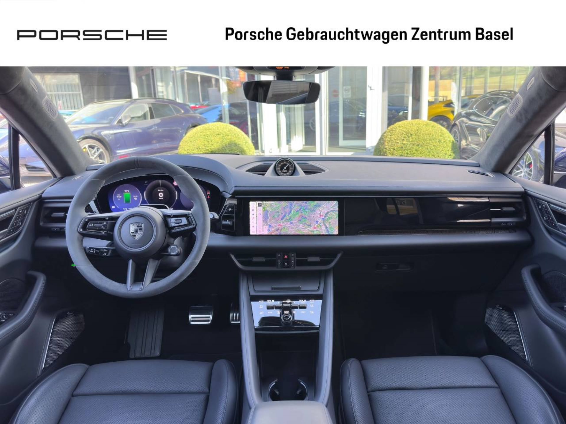 PORSCHE Macan Turbo-image-3
