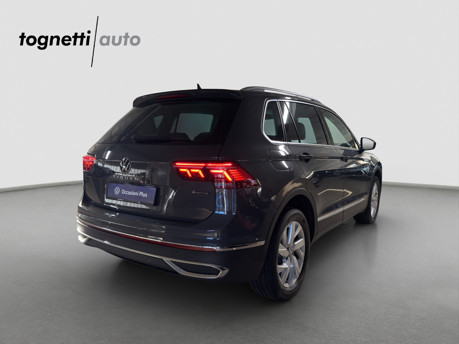 VW Tiguan 2.0TSI Elegance 4Motion DSG-image-3