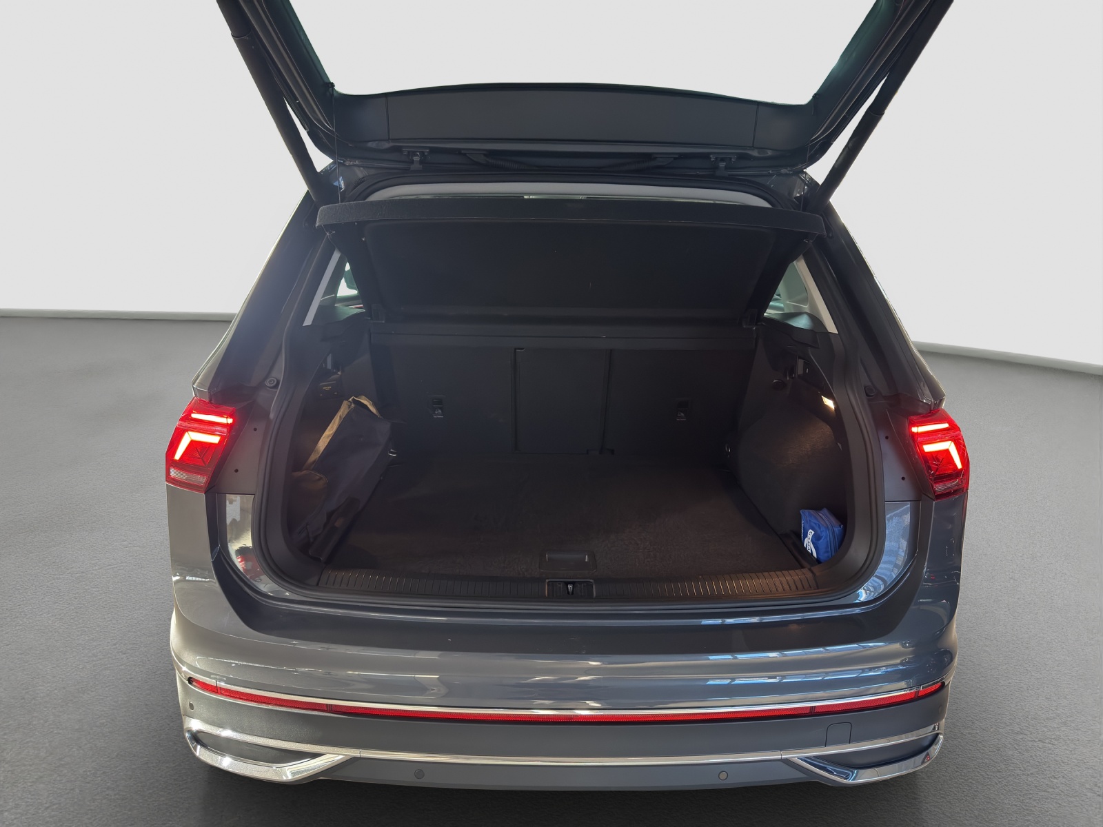 VW Tiguan 2.0TSI Elegance 4Motion DSG-image-9