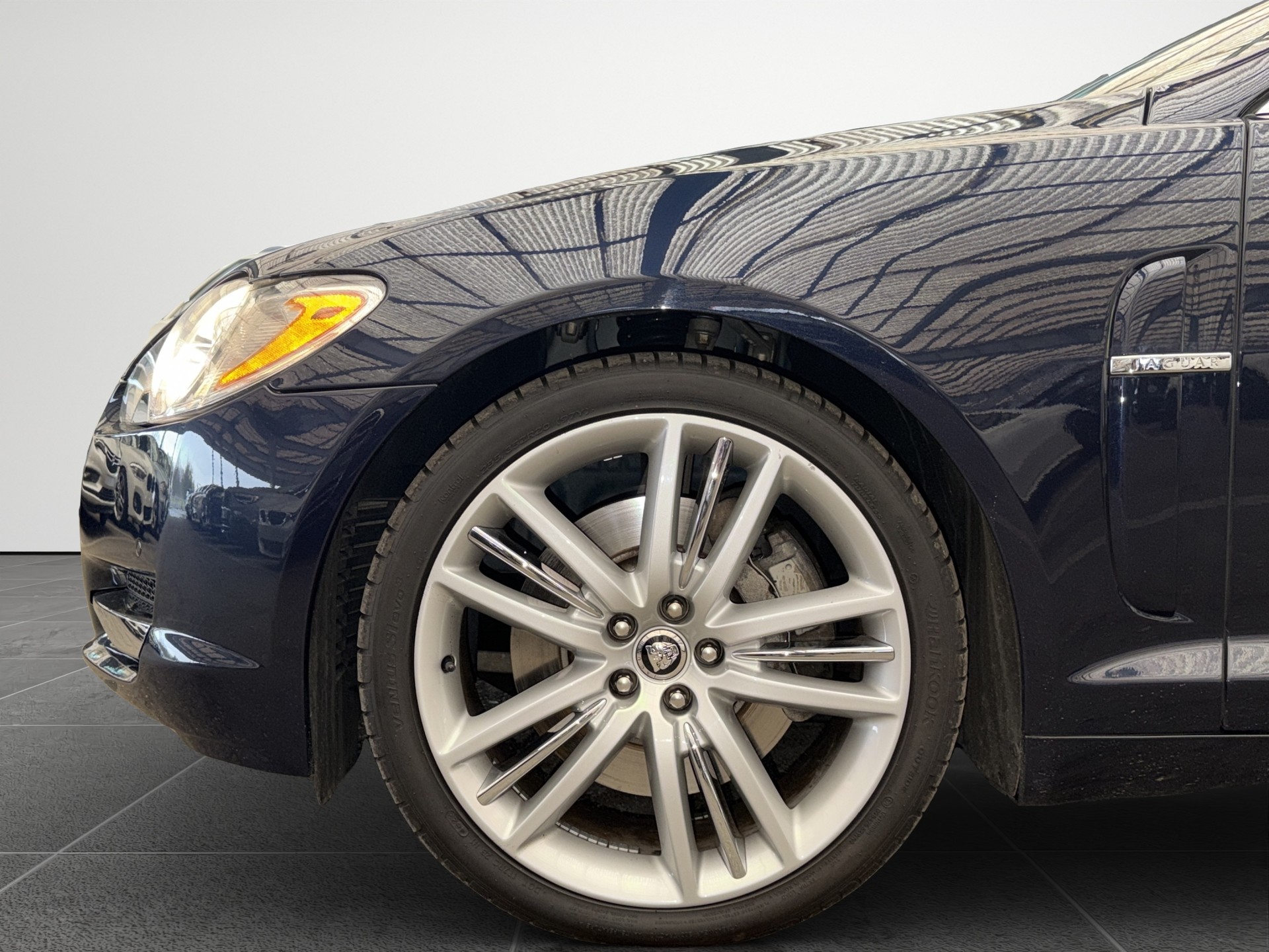 JAGUAR XF 3.0d S V6 Premium Luxury-image-14