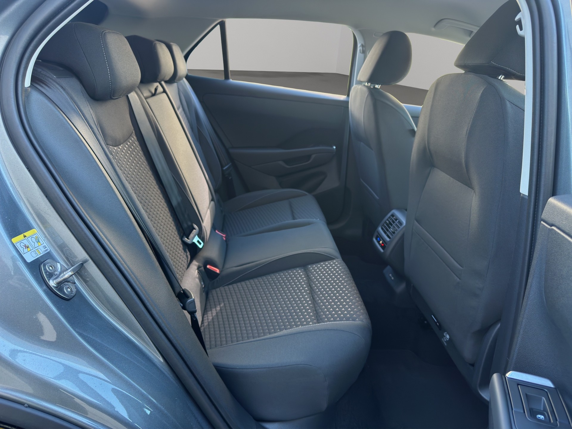 VW T-Roc 1.5 eTSI mHEV Life DSG-image-9