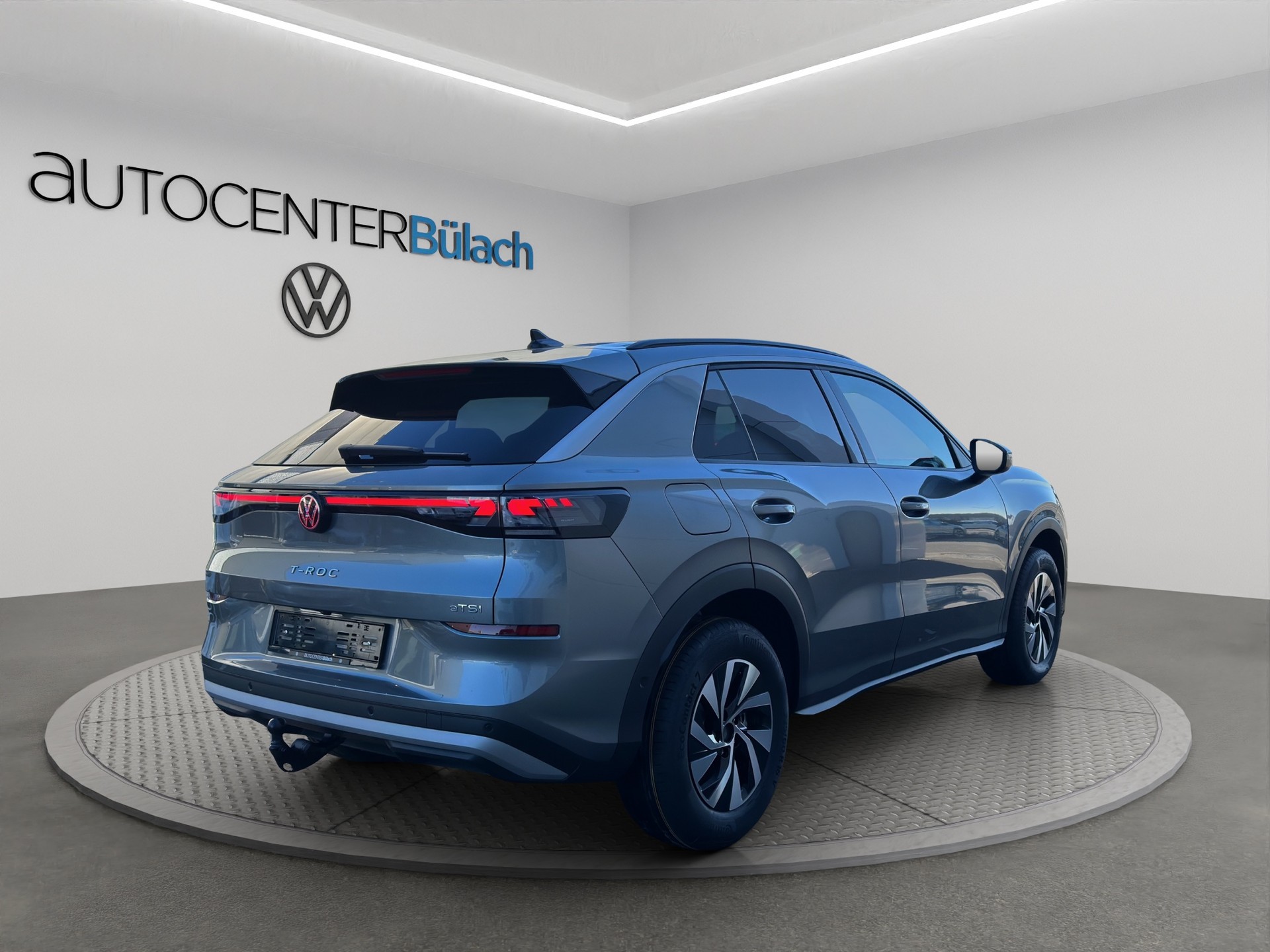 VW T-Roc 1.5 eTSI mHEV Life DSG-image-3