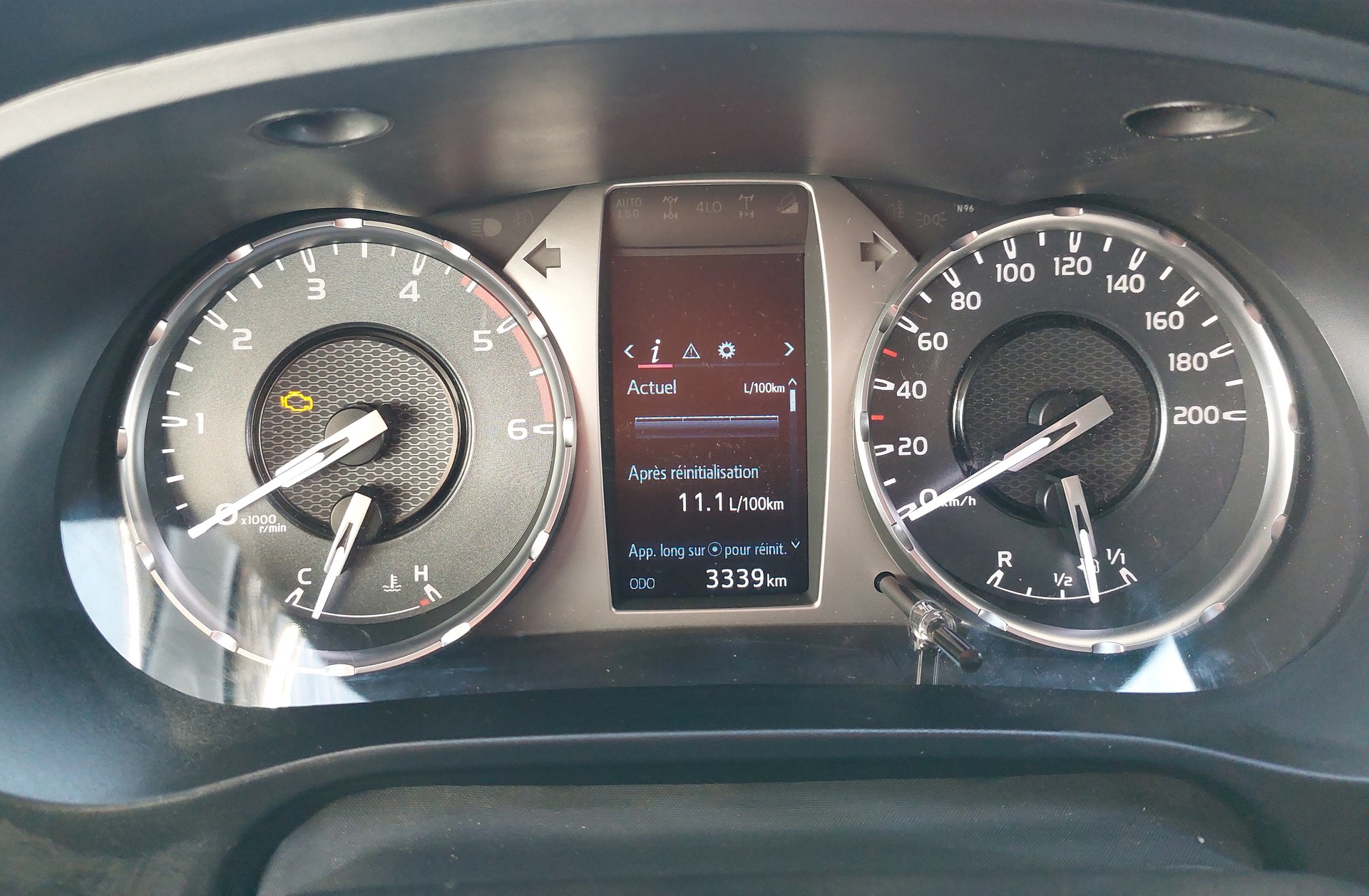 TOYOTA Hilux 2.4D-4D Comfort Double Cab 4x4-image-6