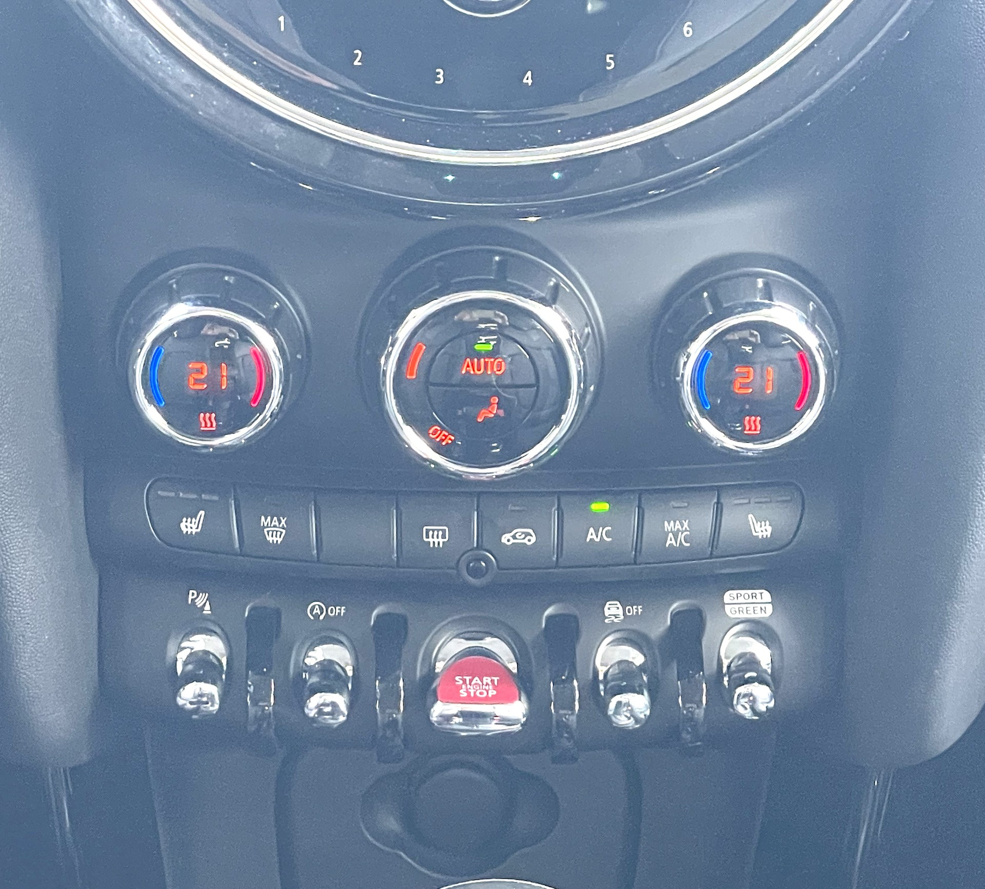 MINI Cooper S Black Edition-image-6